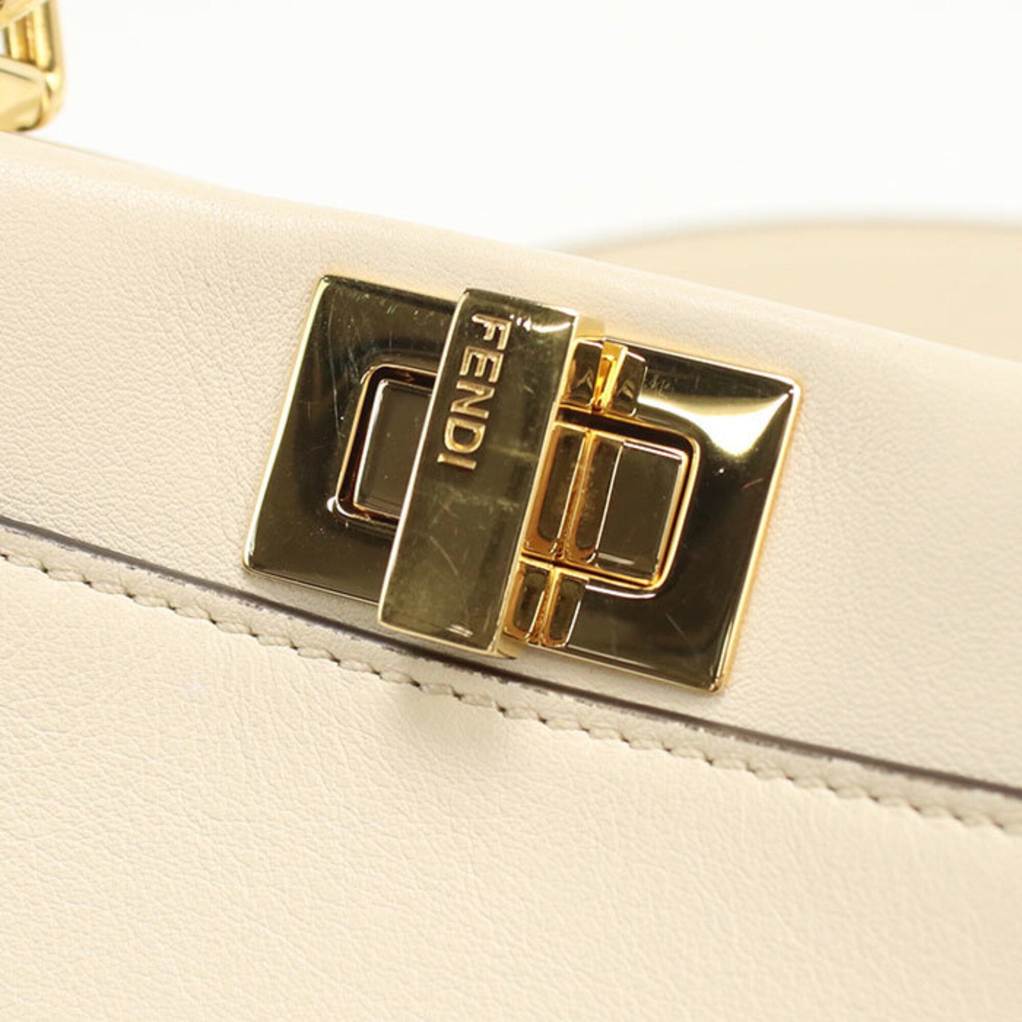 Fendi Ivory Leather Handbag (Pre-Owned)