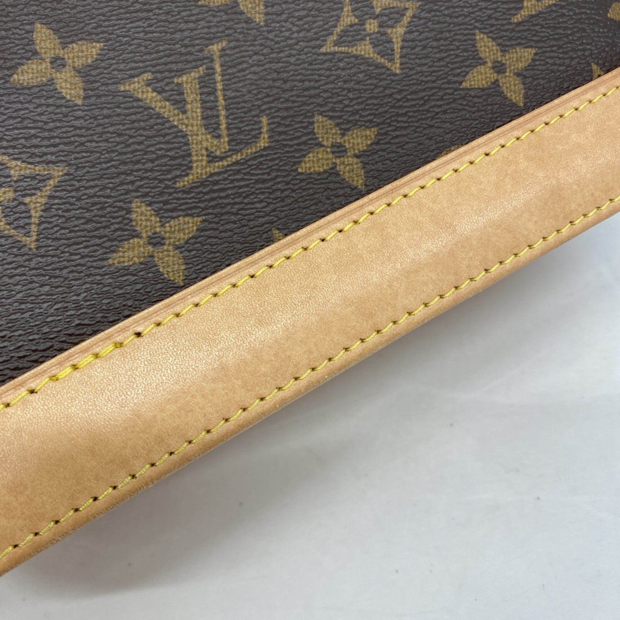 Louis Vuitton Brown Handbag (Pre-Owned)