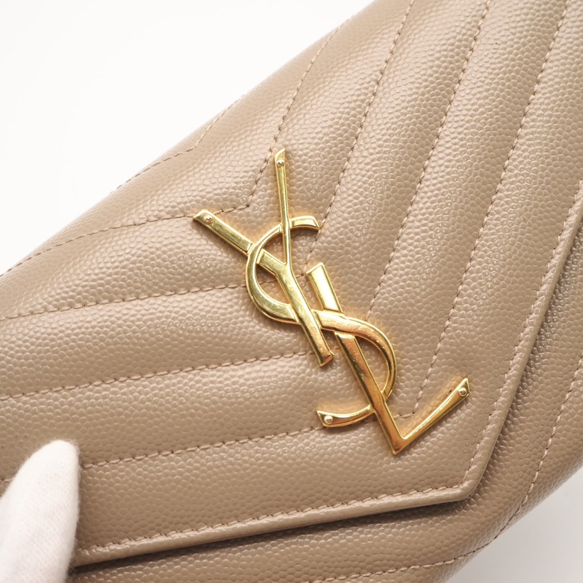 Yves Saint Laurent Beige Leather Long Wallet (Bi-Fold) (Pre-Owned)