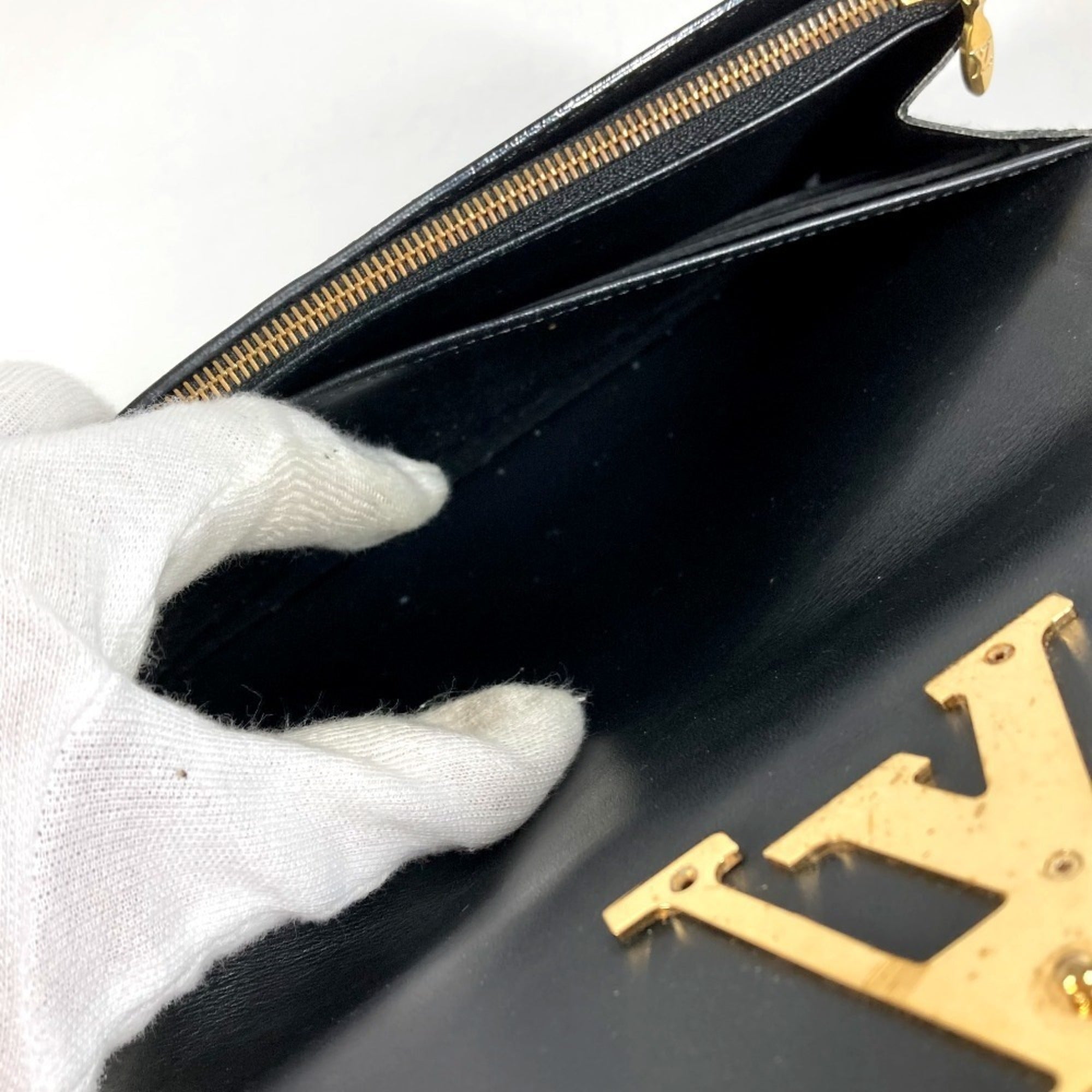 Louis Vuitton Black Patent Leather Long Wallet (Bi-Fold) (Pre-Owned)