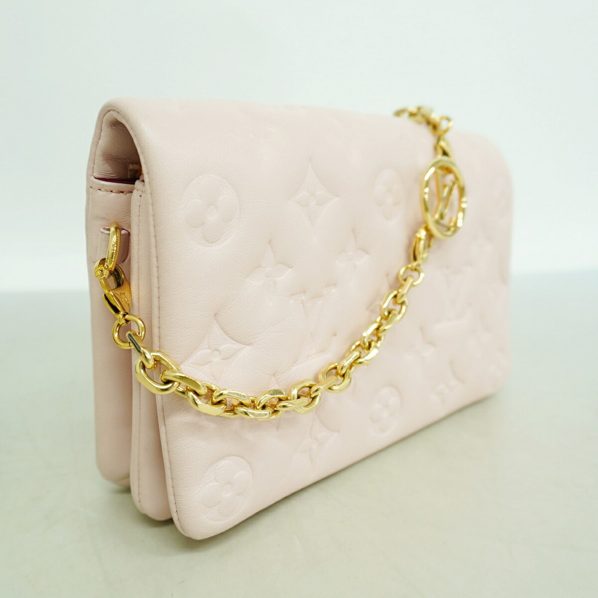 Louis Vuitton Pink Shoulder Bag (Pre-Owned)