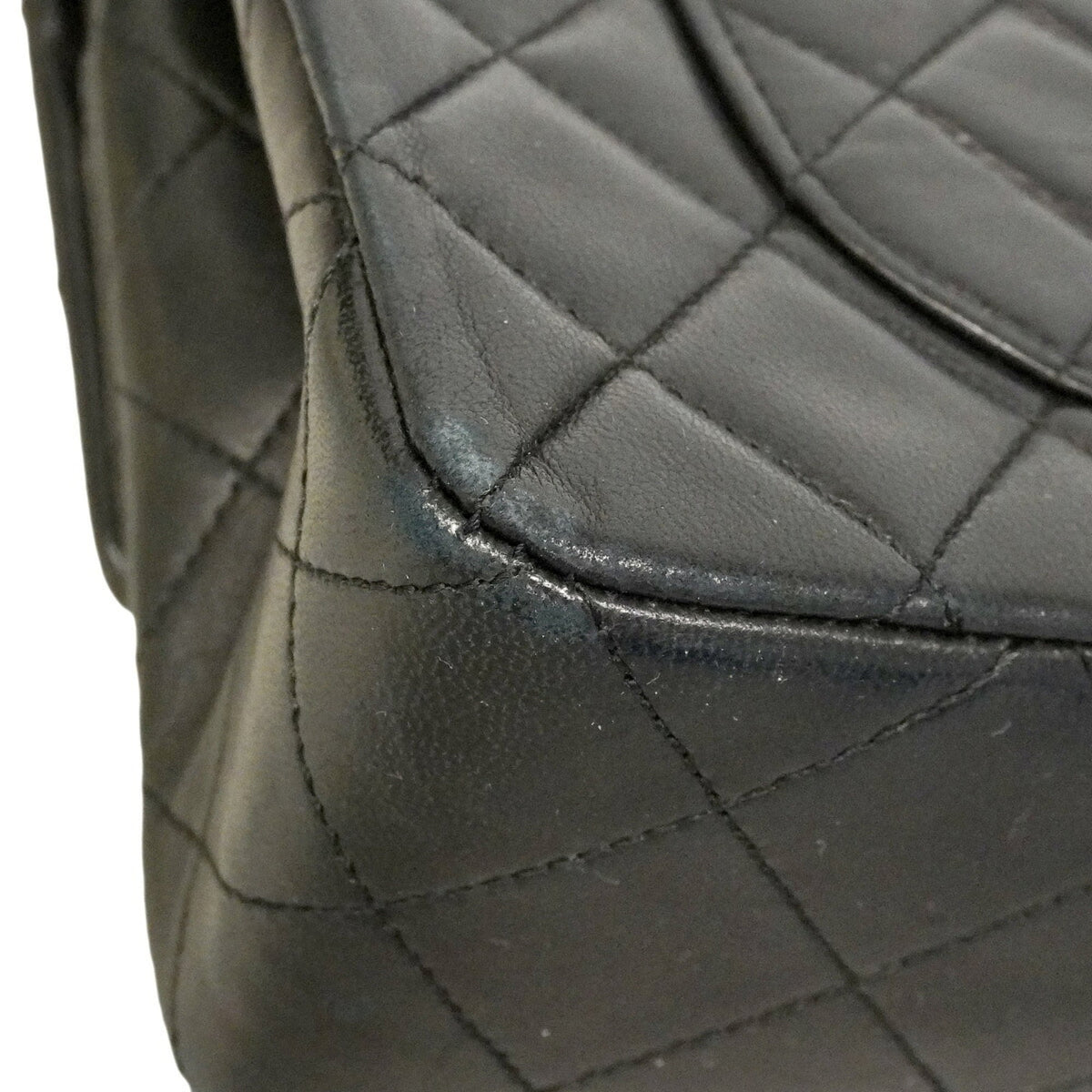 Chanel Black Leather Shoulder Bag (Pre-Owned)