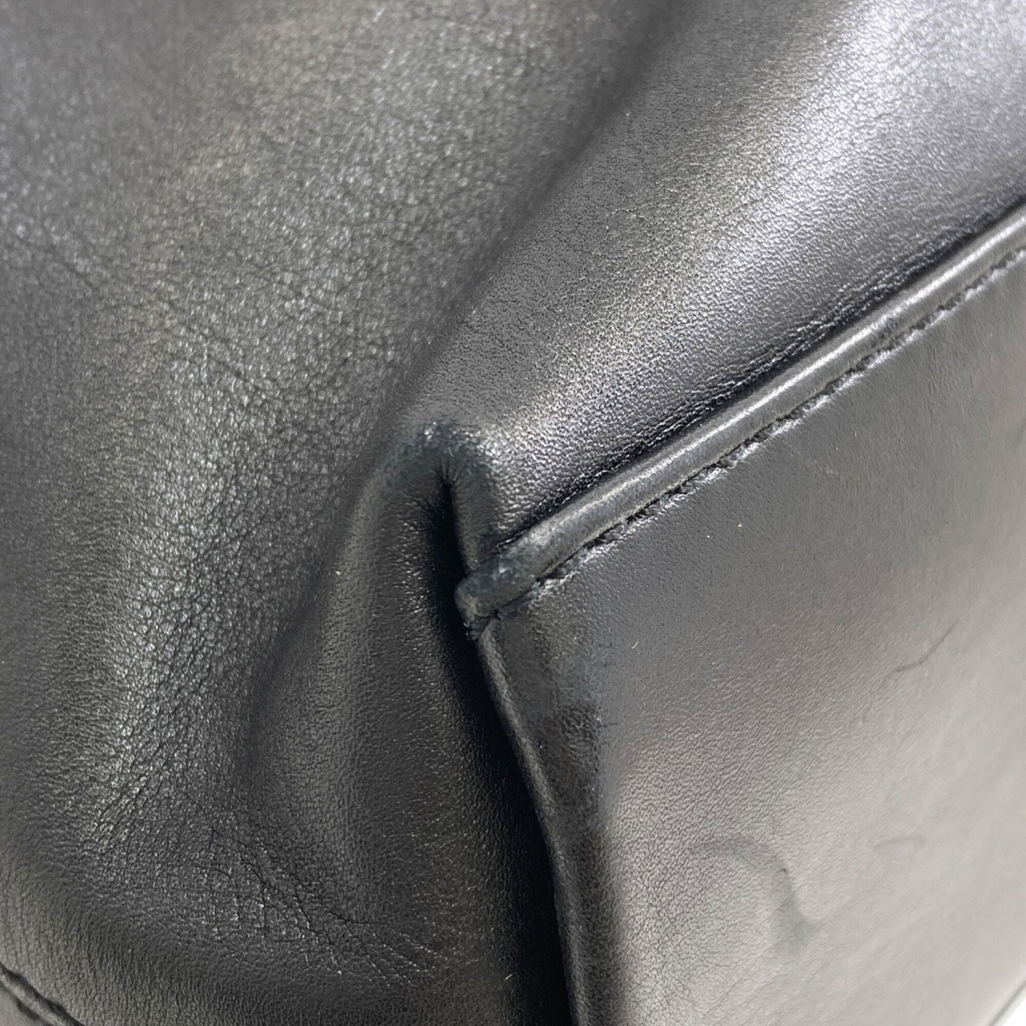 Chanel Black Leather Tote Bag (Pre-Owned)