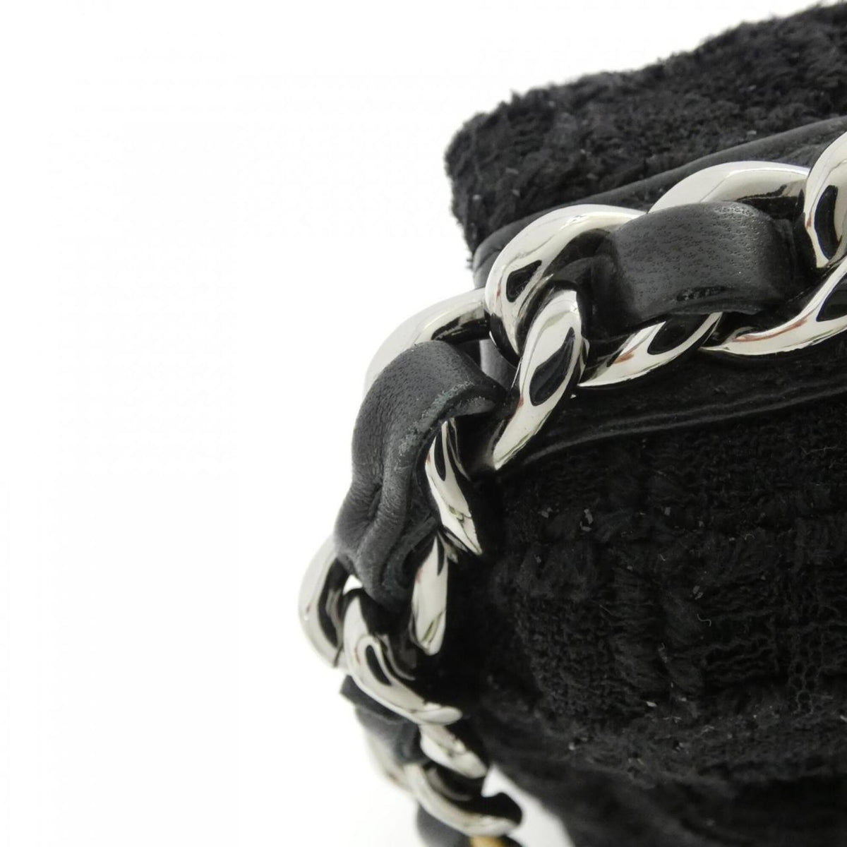 Chanel Black Tweed Shoulder Bag (Pre-Owned)