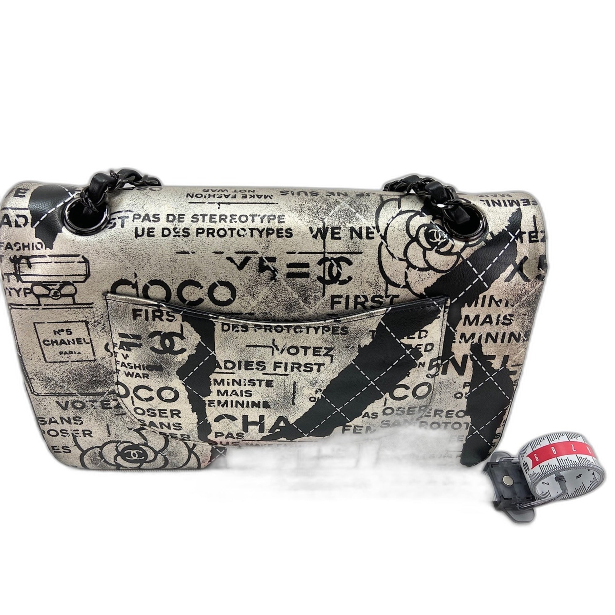 Chanel Black Shoulder Bag (Pre-Owned)
