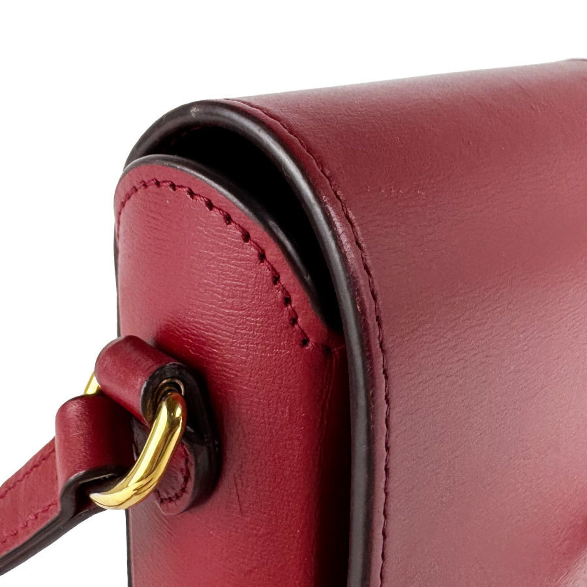 Gucci Red Color Leather Shoulder Bag (Pre-Owned)
