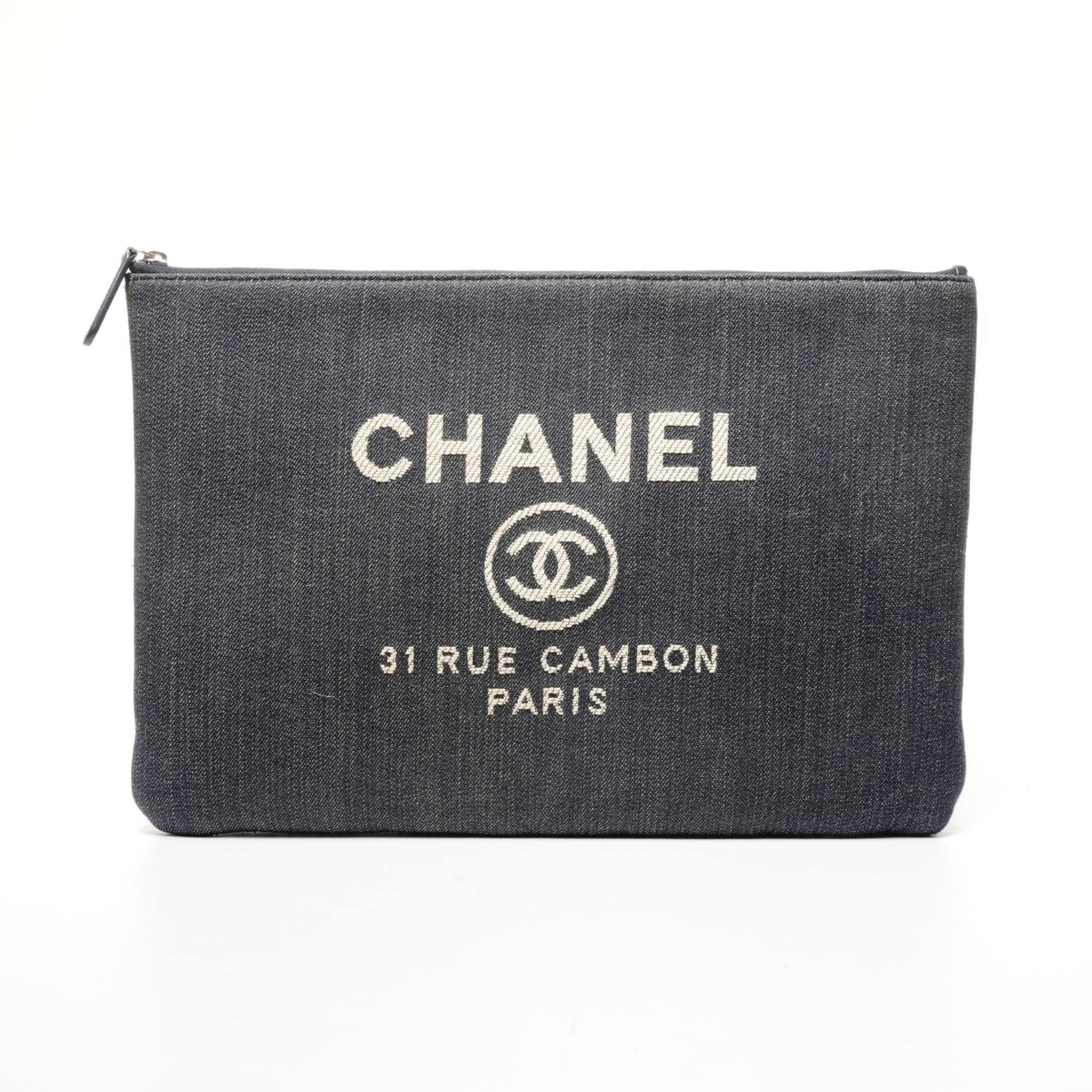 Chanel Blue Clutch Bag (Pre-Owned)
