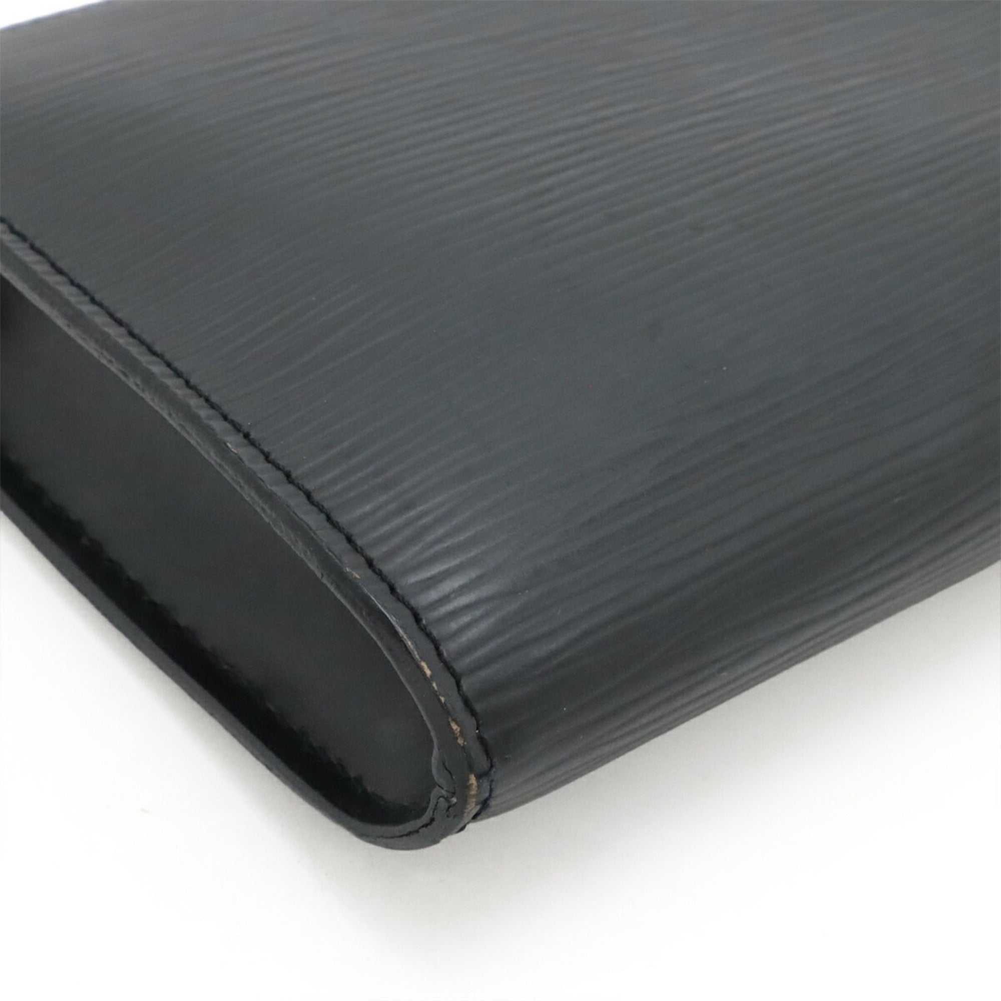 Louis Vuitton Noir Epi Leather Handbag Pochette Pouch (Pre-Owned)