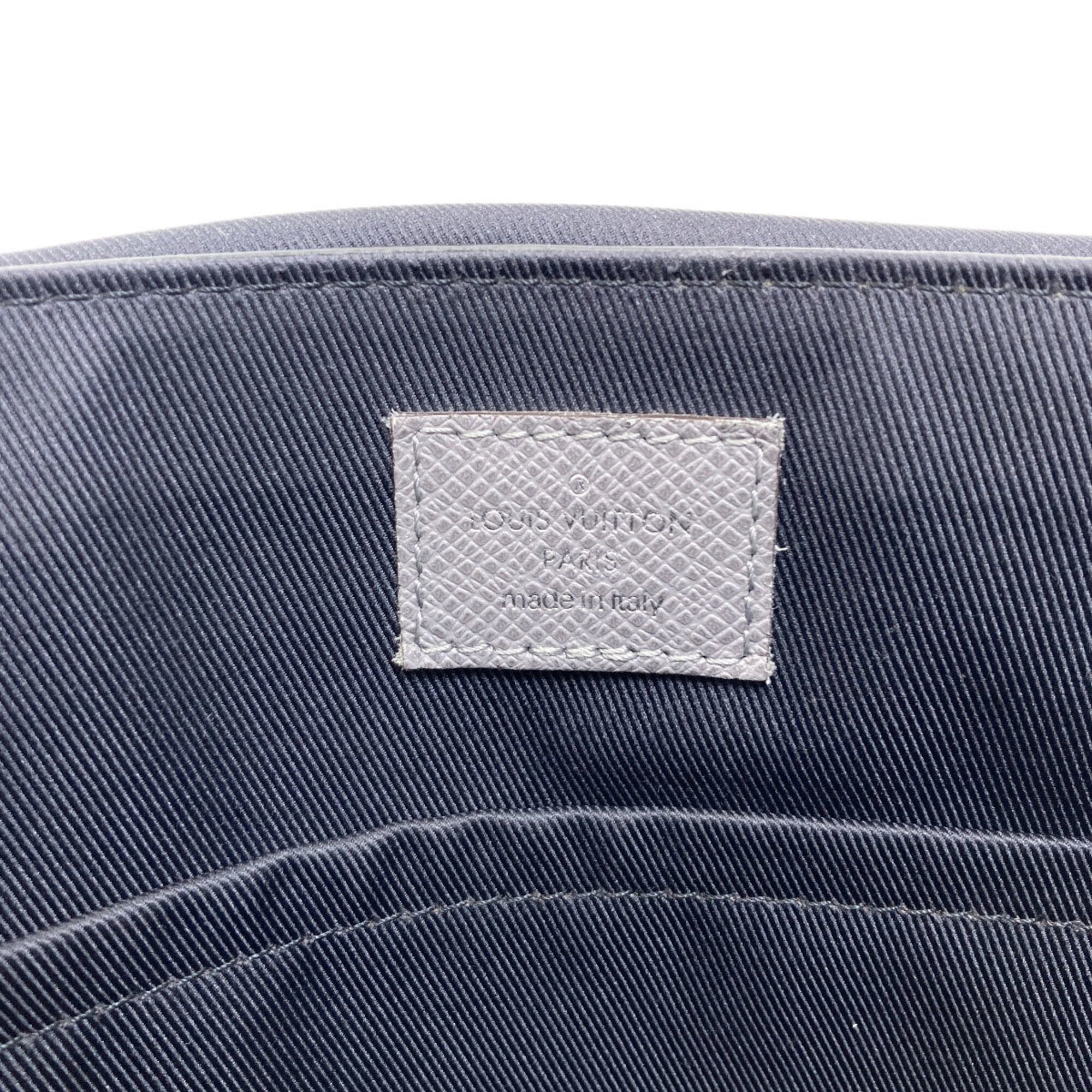 Louis Vuitton Taiga Black Taiga Leather Shoulder Bag (Pre-Owned)