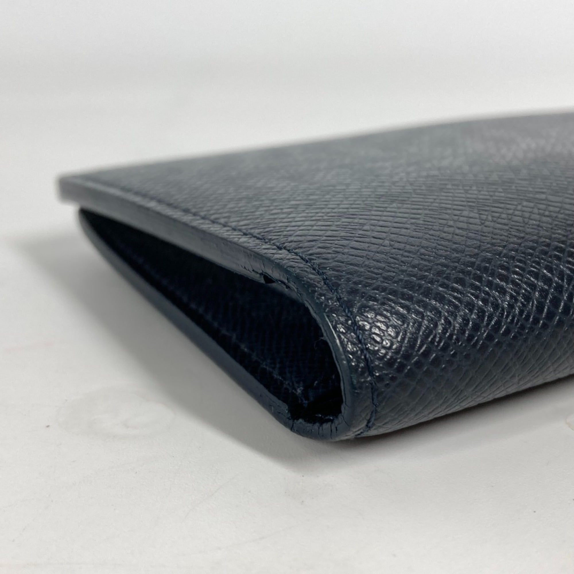 Louis Vuitton Navy Blue Taiga Leather Long Wallet (Bi-Fold) (Pre-Owned)