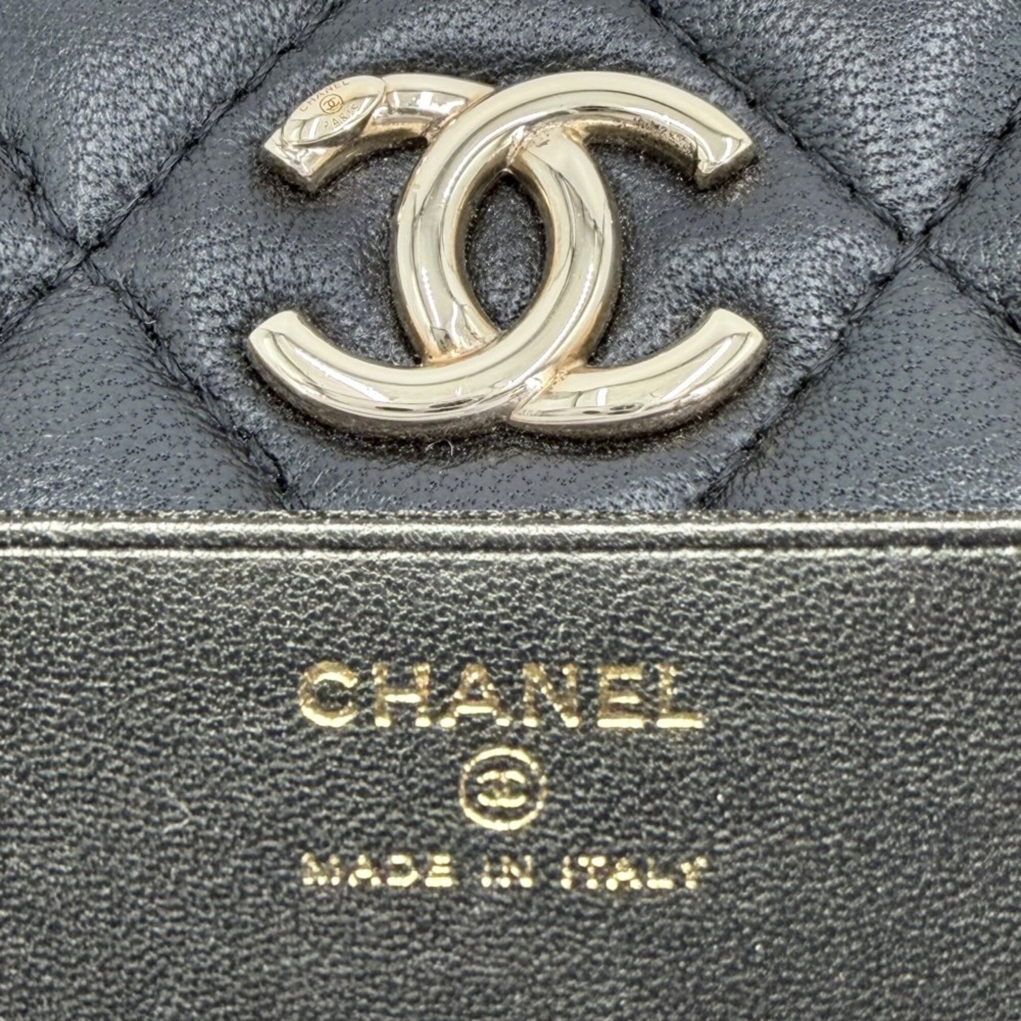 Chanel Matelasse Black Leather Pochette Shoulder Bag (Pre-Owned)