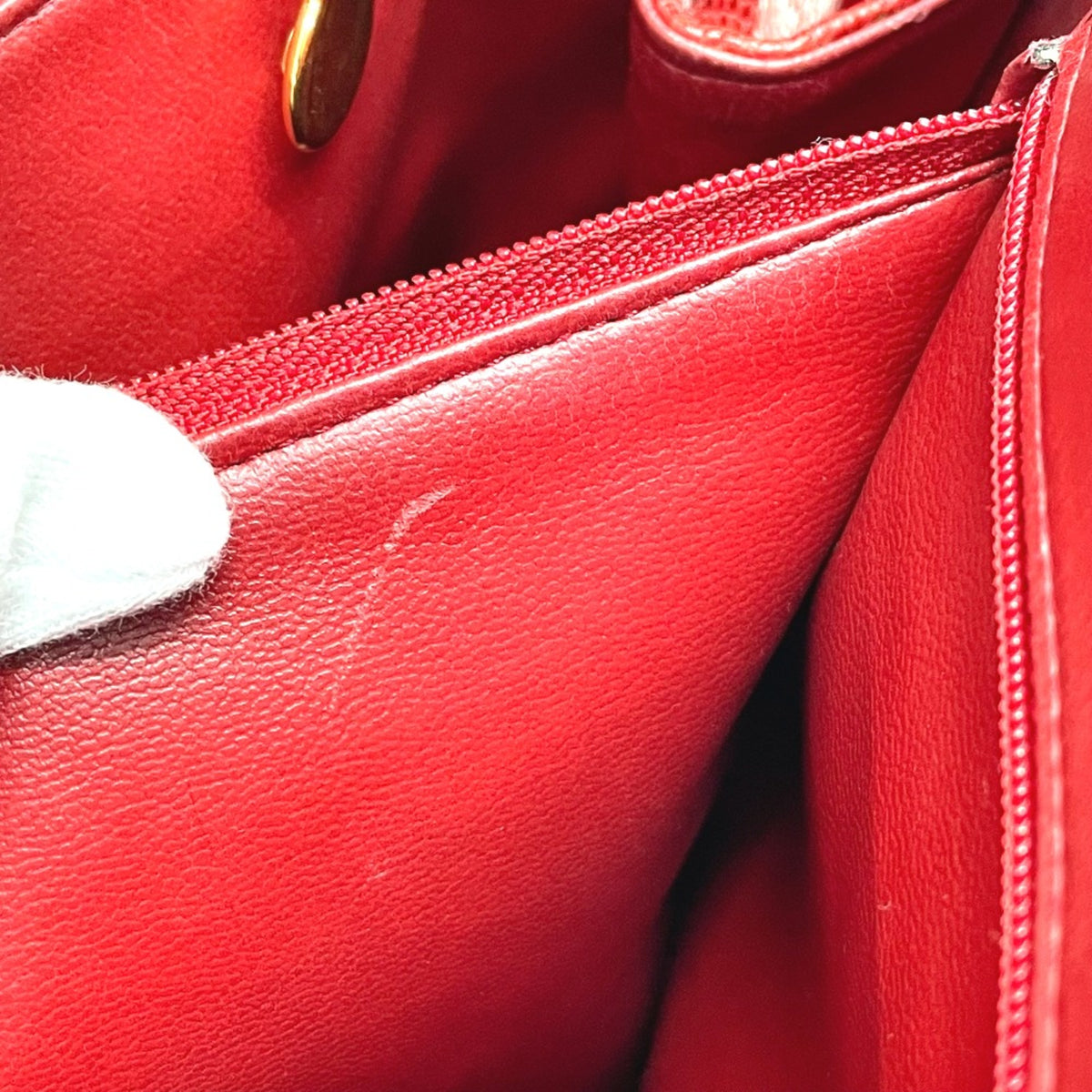 Chanel Red Leather Shoulder Bag (Pre-Owned)