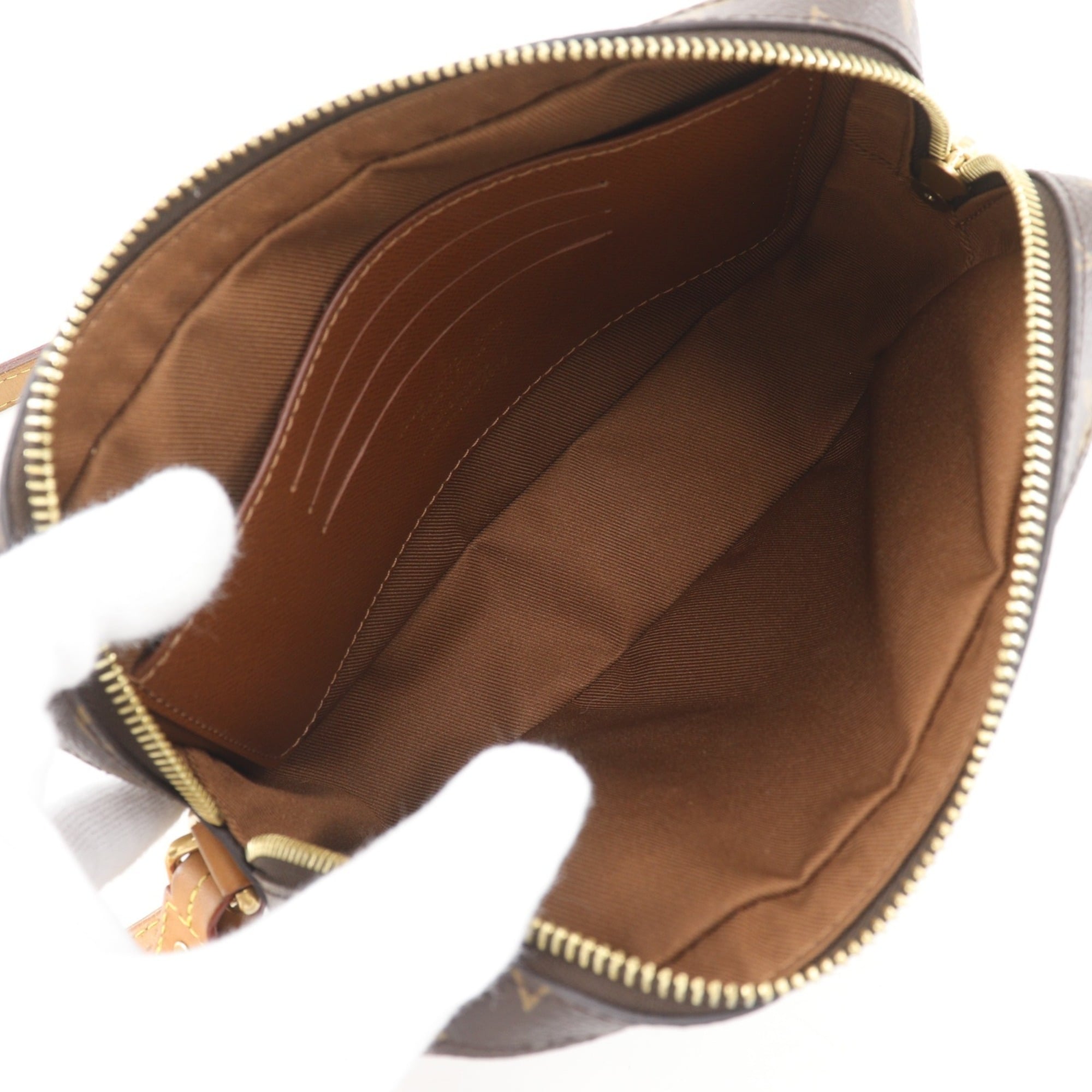 Louis Vuitton Brown Monogram Monogram Shoulder Bag (Pre-Owned)