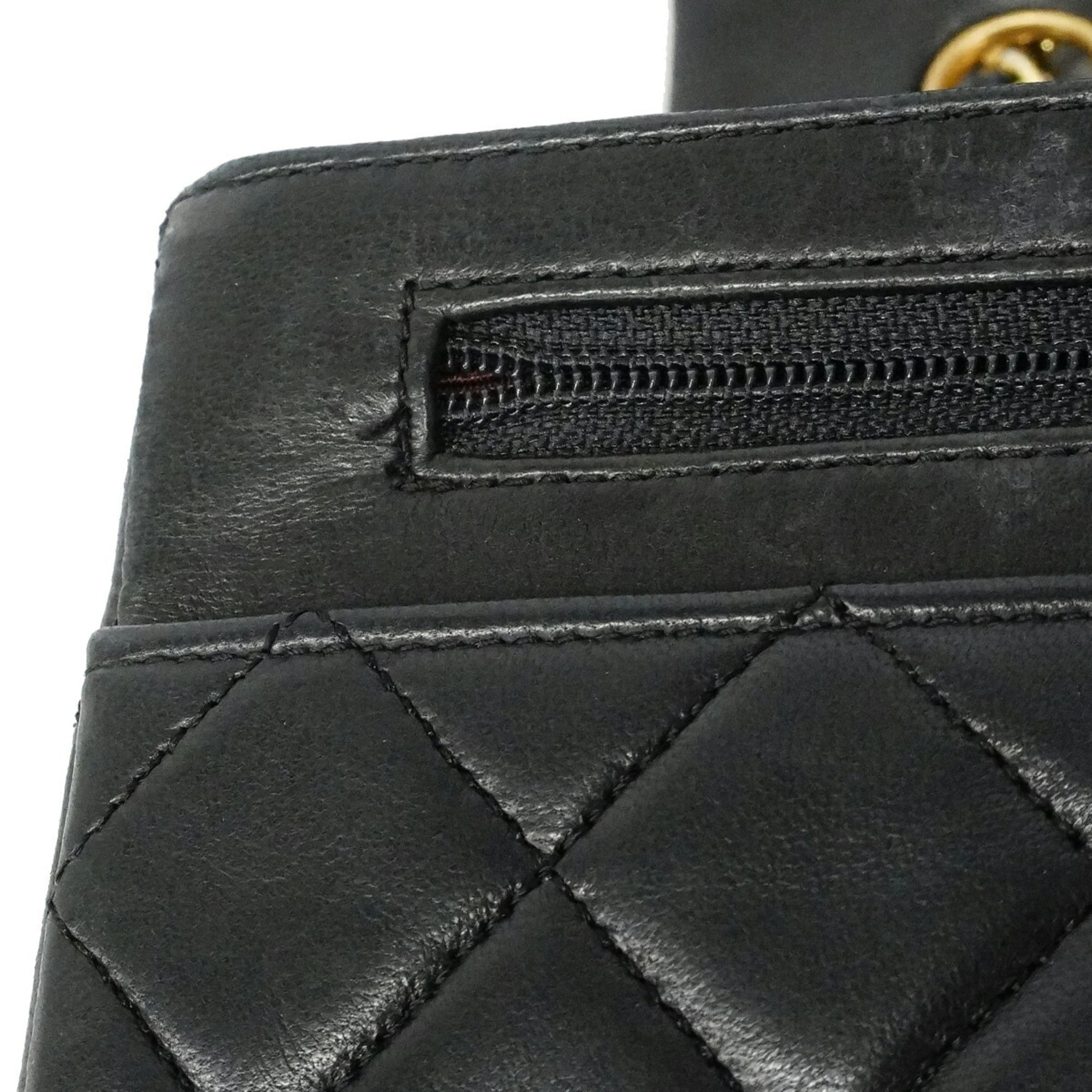 Chanel Black Leather Shoulder Bag (Pre-Owned)