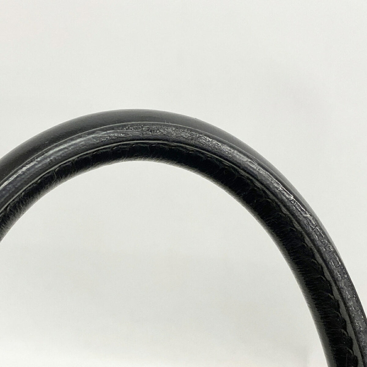Louis Vuitton Noir Handbag (Pre-Owned)