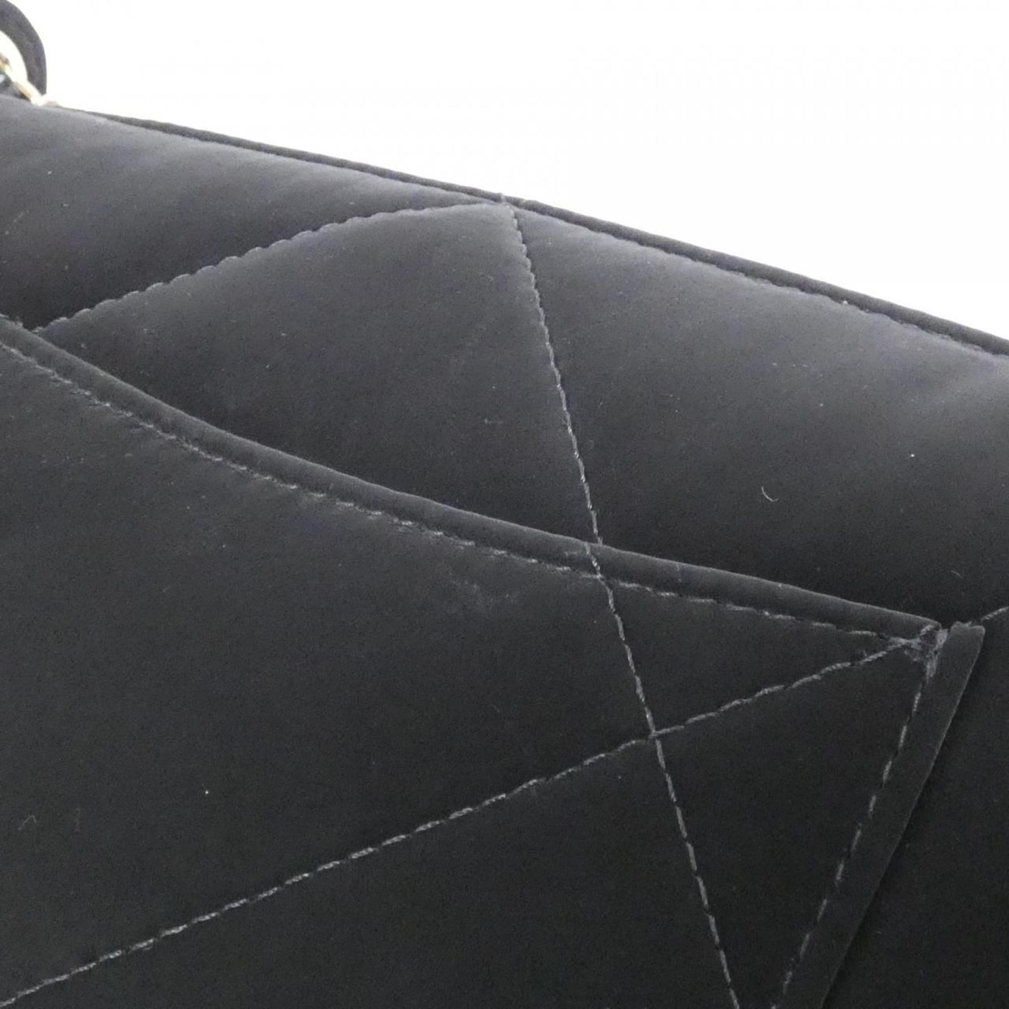 Chanel Black Nylon Shoulder Bag (Pre-Owned)