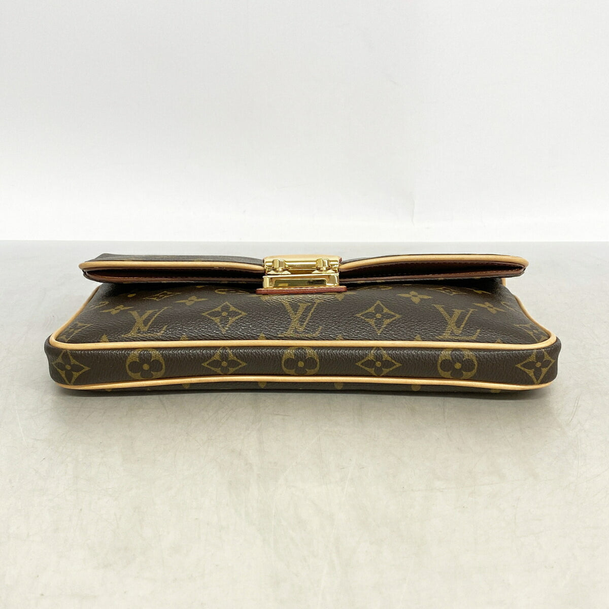 Louis Vuitton Brown Clutch Bag (Pre-Owned)