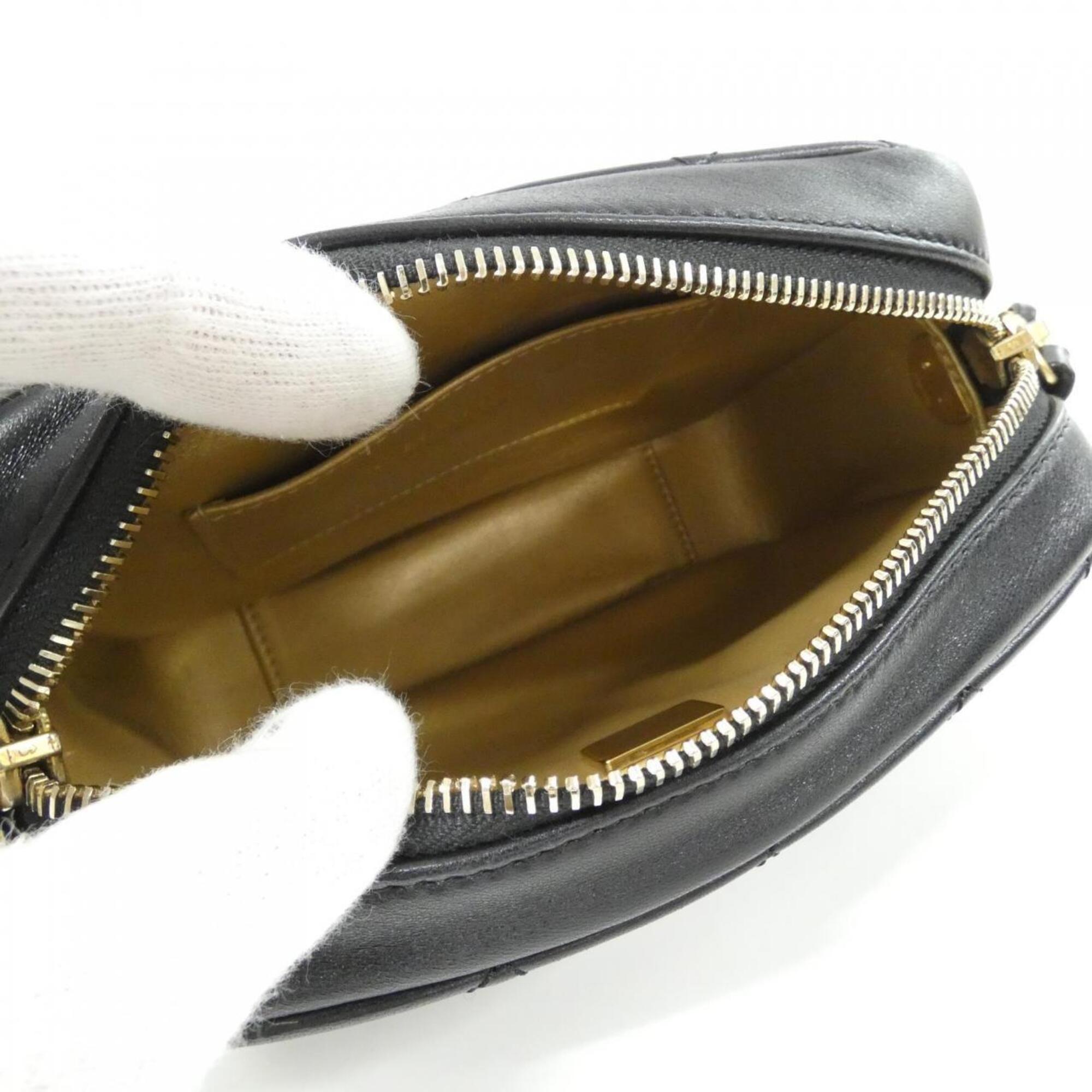 Chanel Black Leather Shoulder Bag (Pre-Owned)