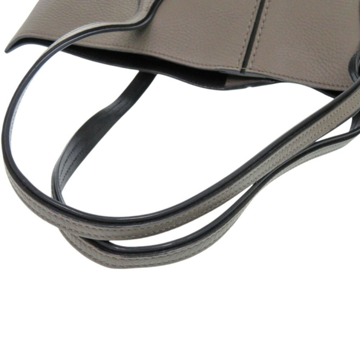 Tod's Grayish Leather Tote Bag (Pre-Owned)