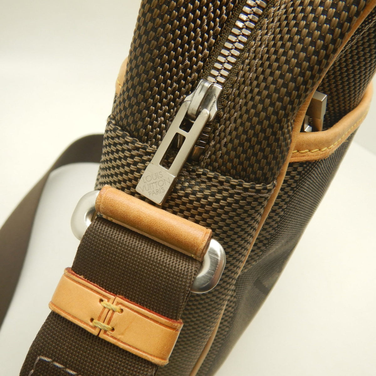 Louis Vuitton Brown Earth Damier Geant Shoulder Bag (Pre-Owned)