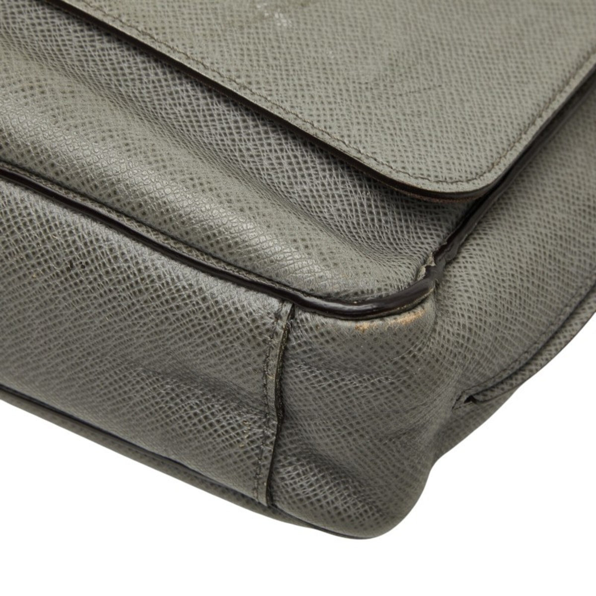 Louis Vuitton Glacier Gray Leather Shoulder Bag (Pre-Owned)