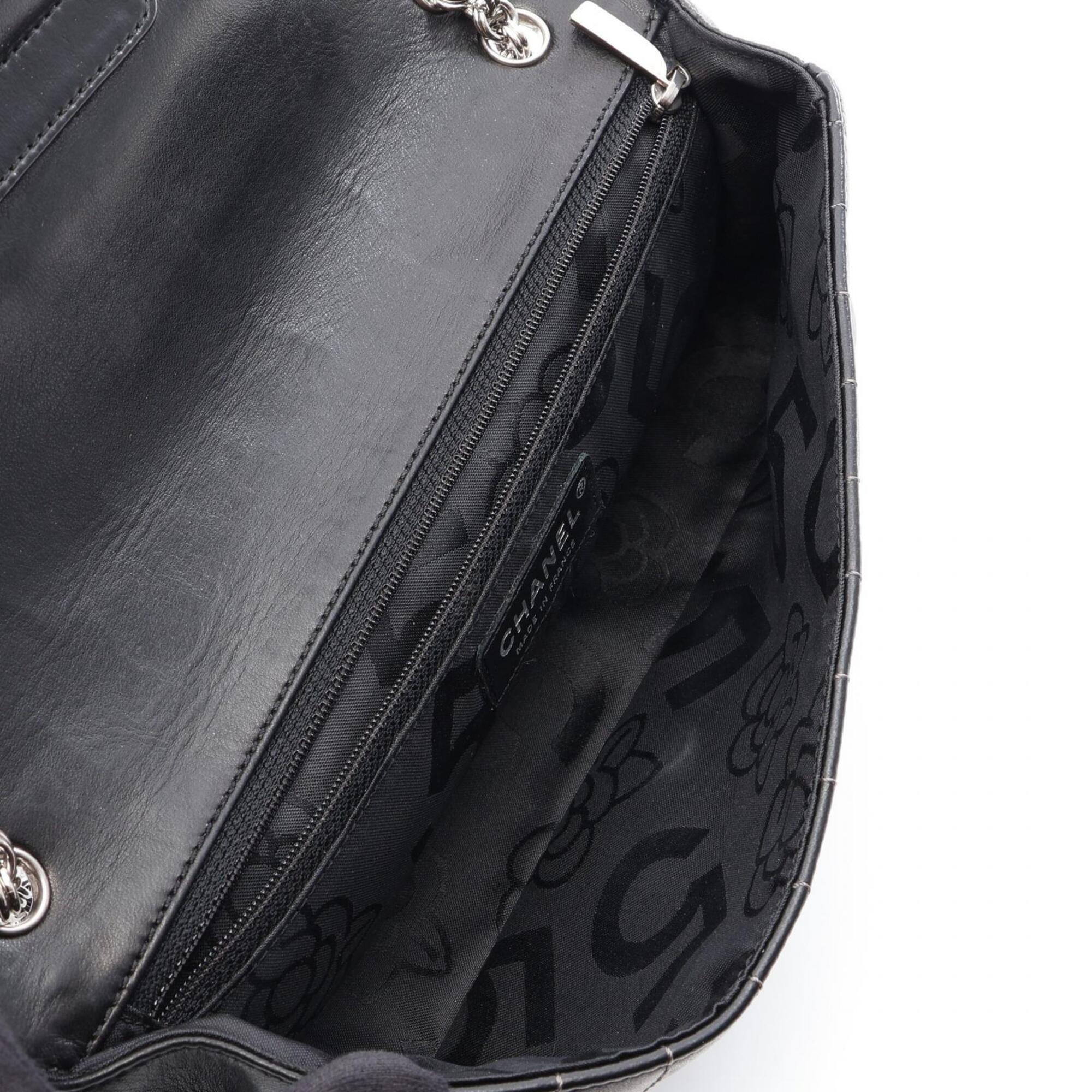 Chanel Black Leather Handbag Shoulder Bag (Pre-Owned)