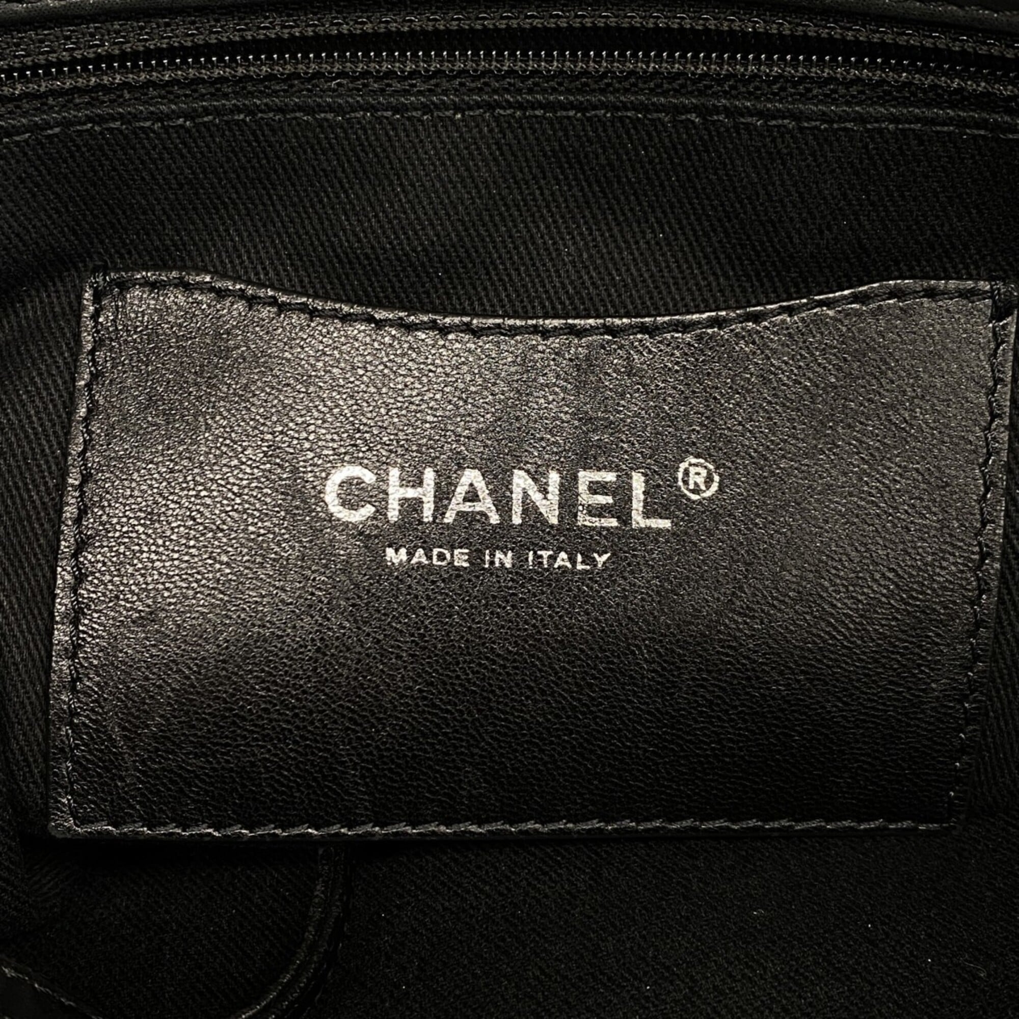Chanel Black Shoulder Bag (Pre-Owned)