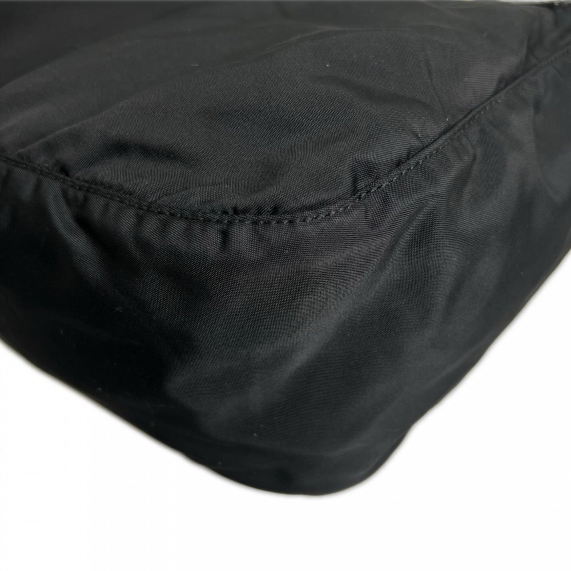 Prada Black Nylon Shoulder Bag (Pre-Owned)
