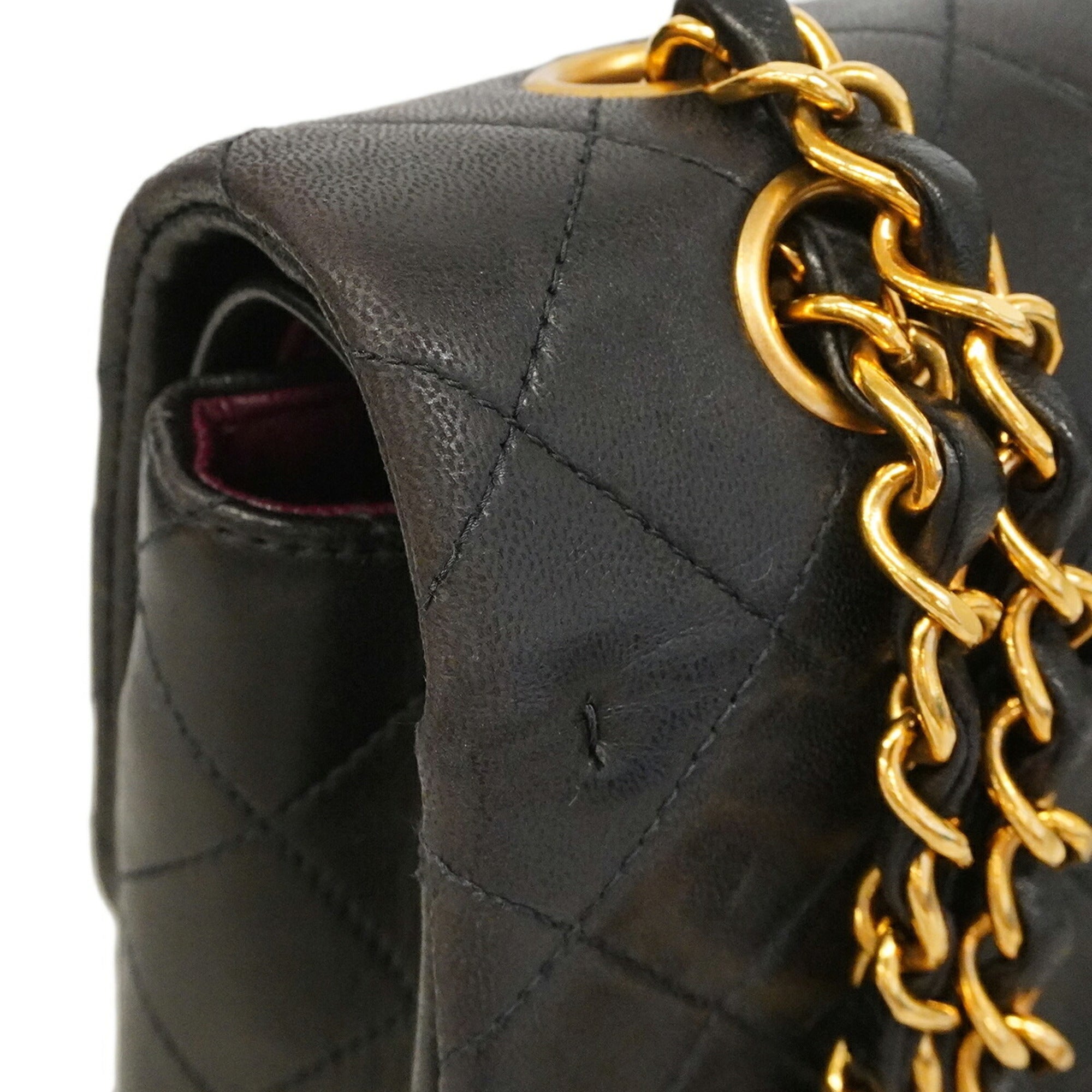 Chanel Black Leather Shoulder Bag (Pre-Owned)