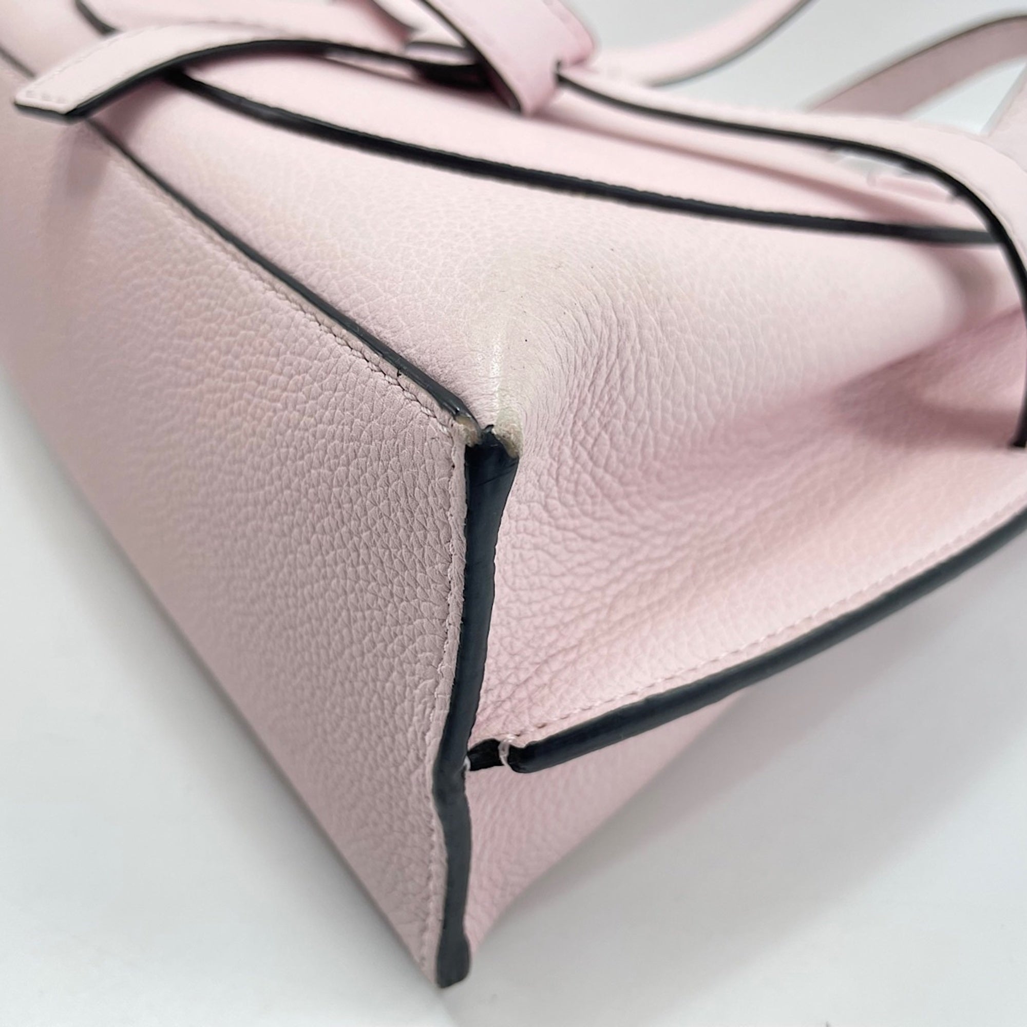 Loewe Pink Leather Handbag (Pre-Owned)