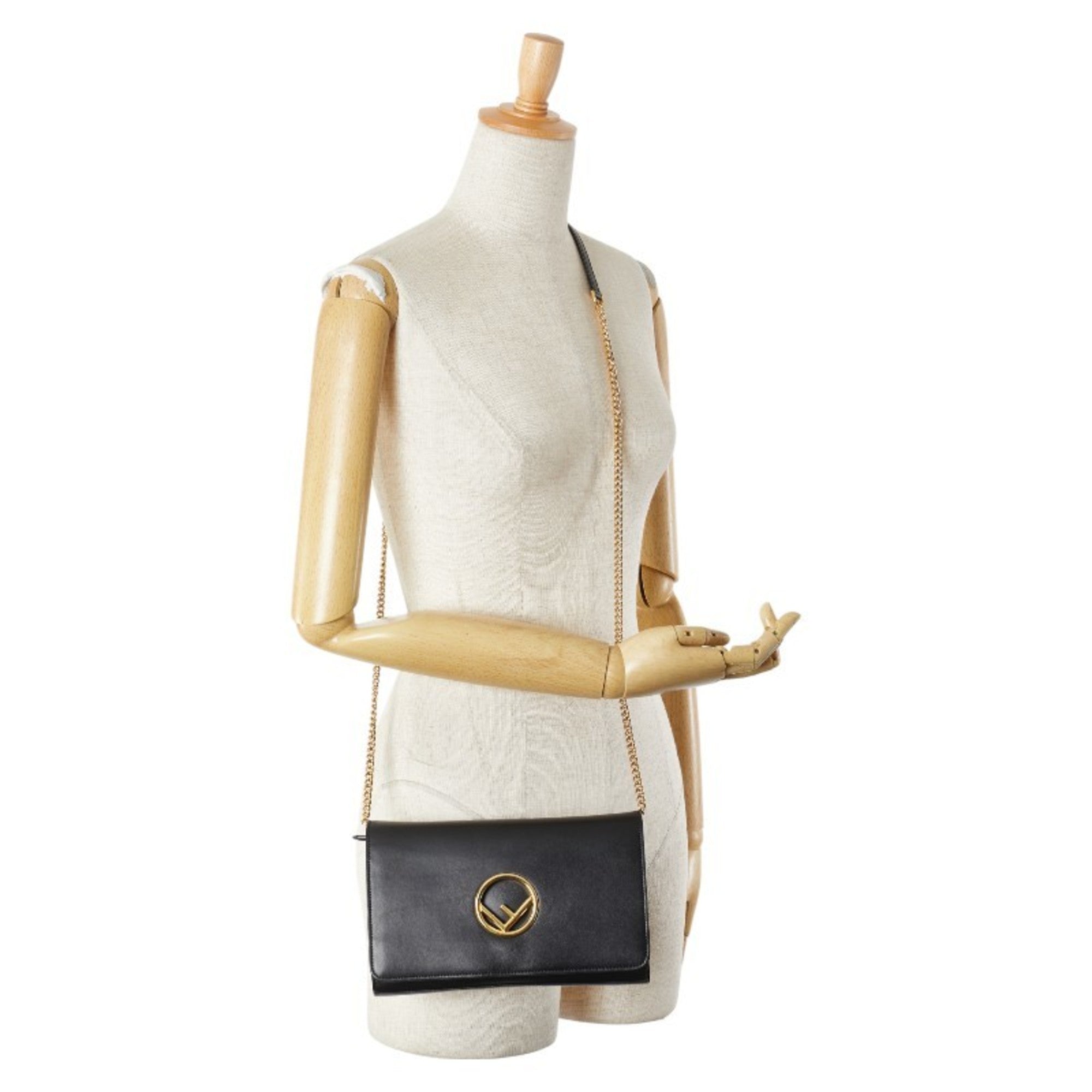 Fendi Black Leather Shoulder Bag (Pre-Owned)