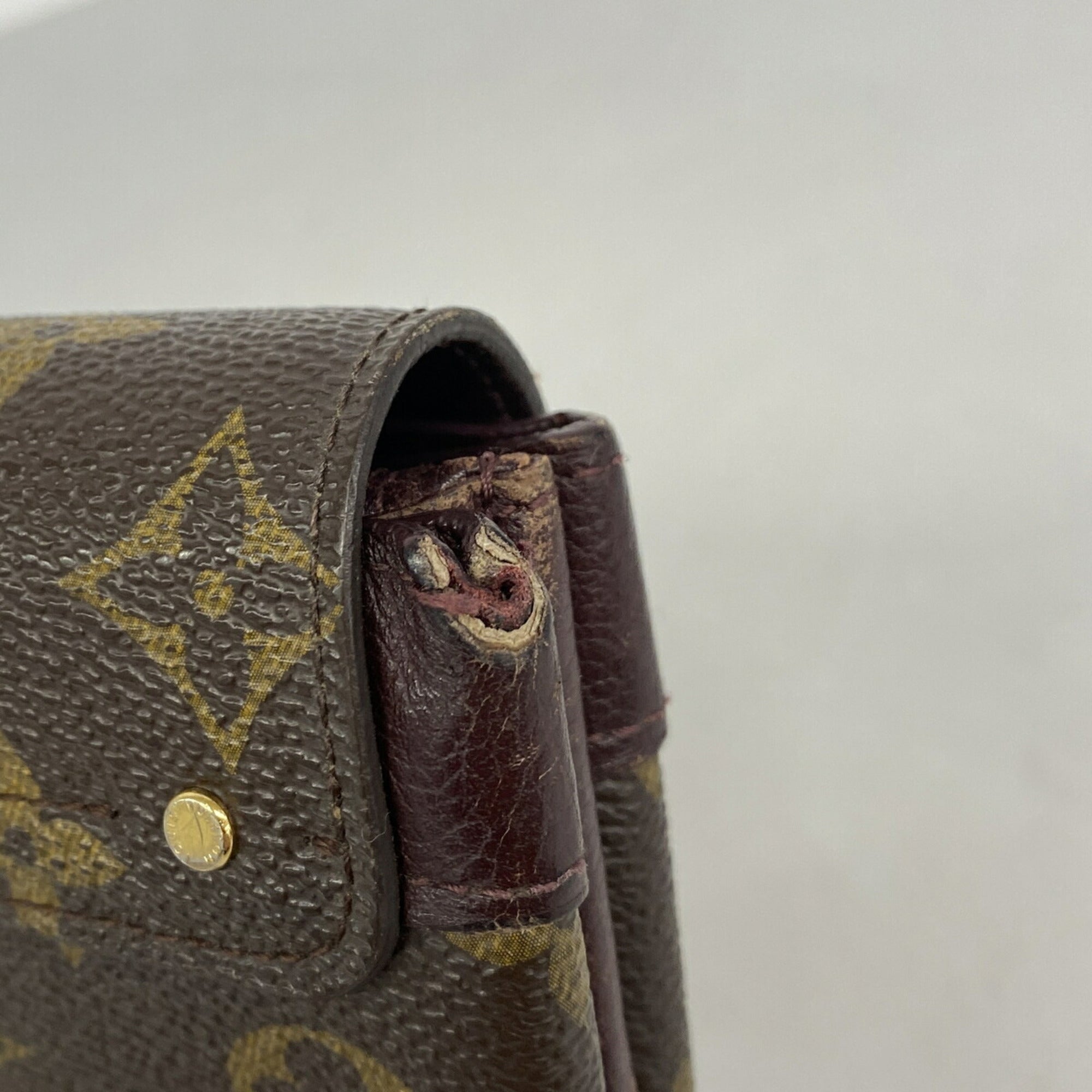 Louis Vuitton Quetsche Long Wallet (Bi-Fold) (Pre-Owned)