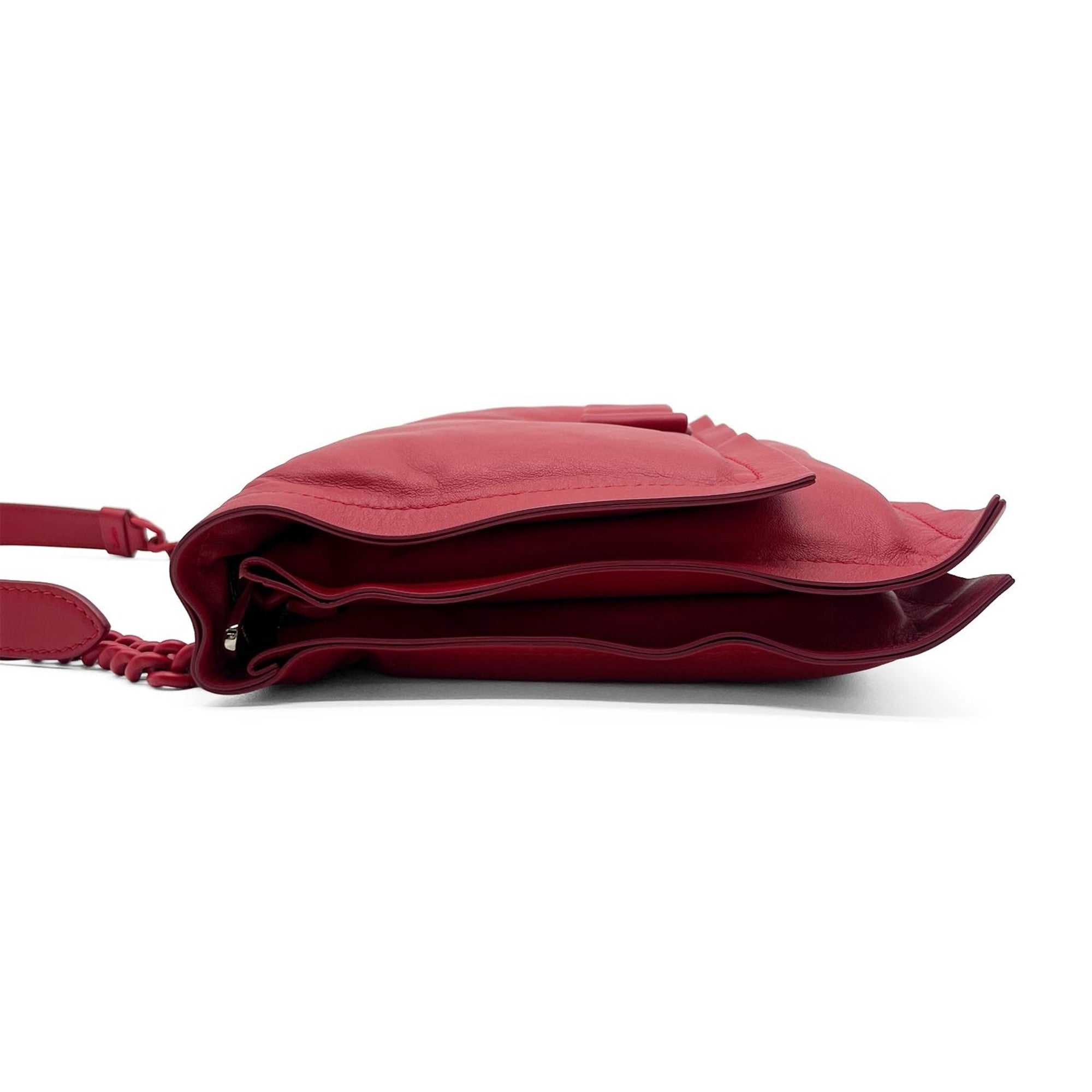 Salvatore Ferragamo Red Color Leather Plastic Metal Shoulder Bag (Pre-Owned)