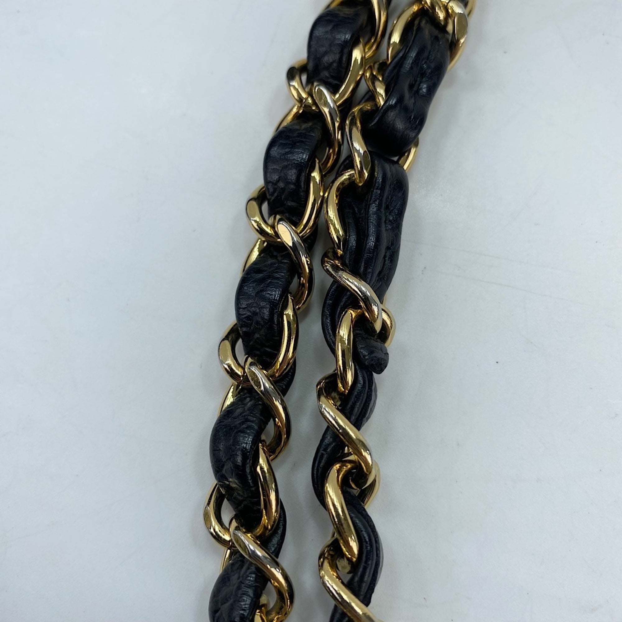 Chanel Black Shoulder Bag (Pre-Owned)