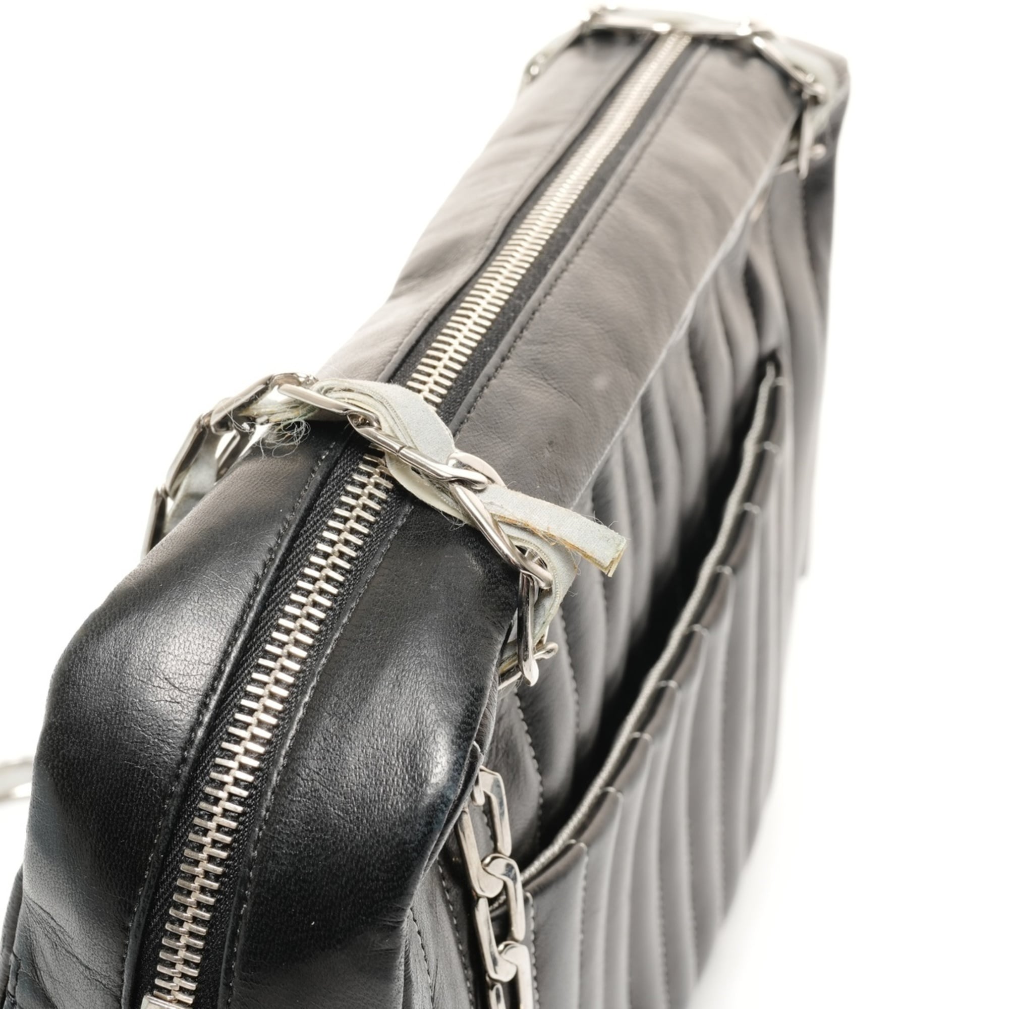 Chanel Black Shoulder Bag (Pre-Owned)