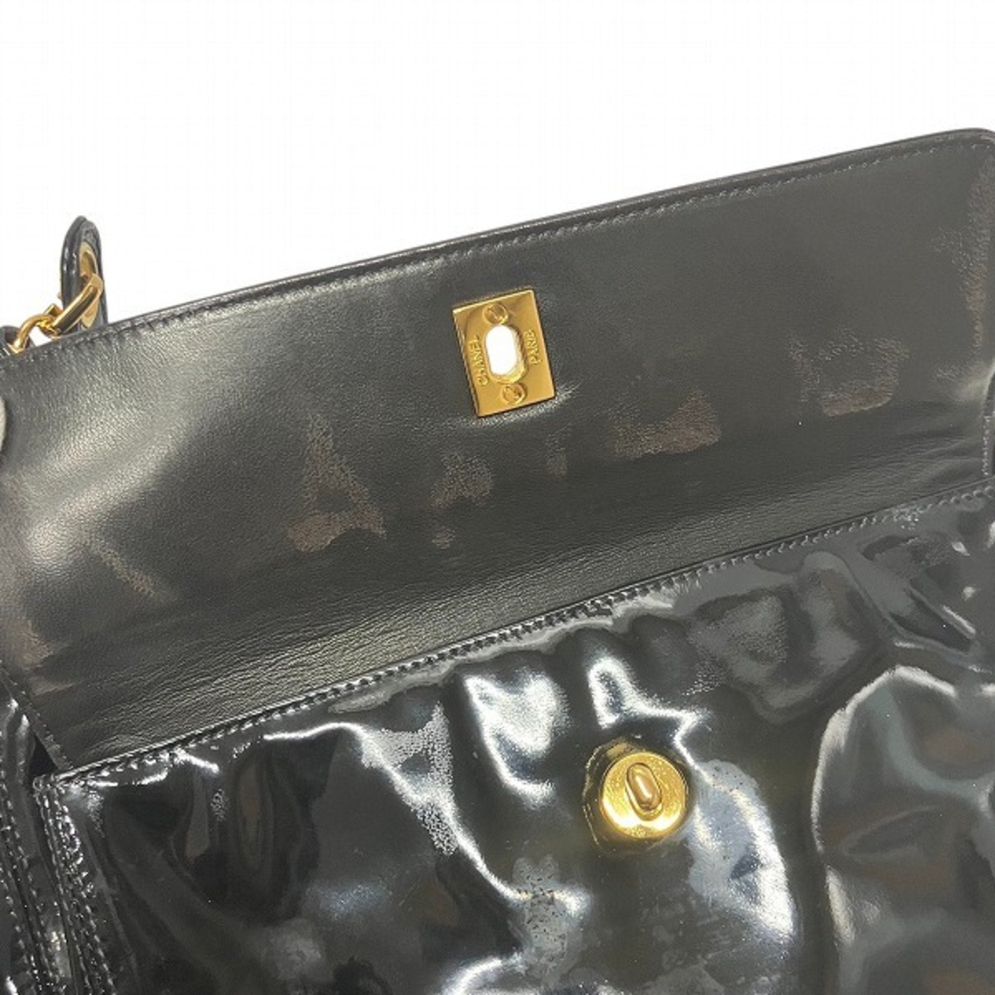Chanel Black Patent Leather Shoulder Bag (Pre-Owned)