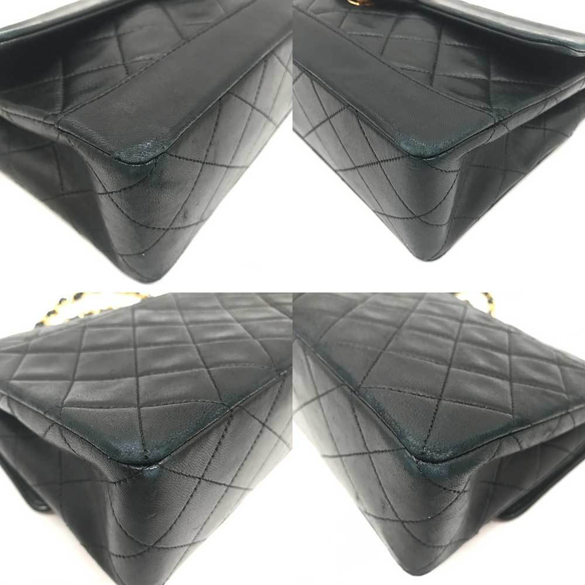 Chanel Matelasse Black Leather Shoulder Bag (Pre-Owned)