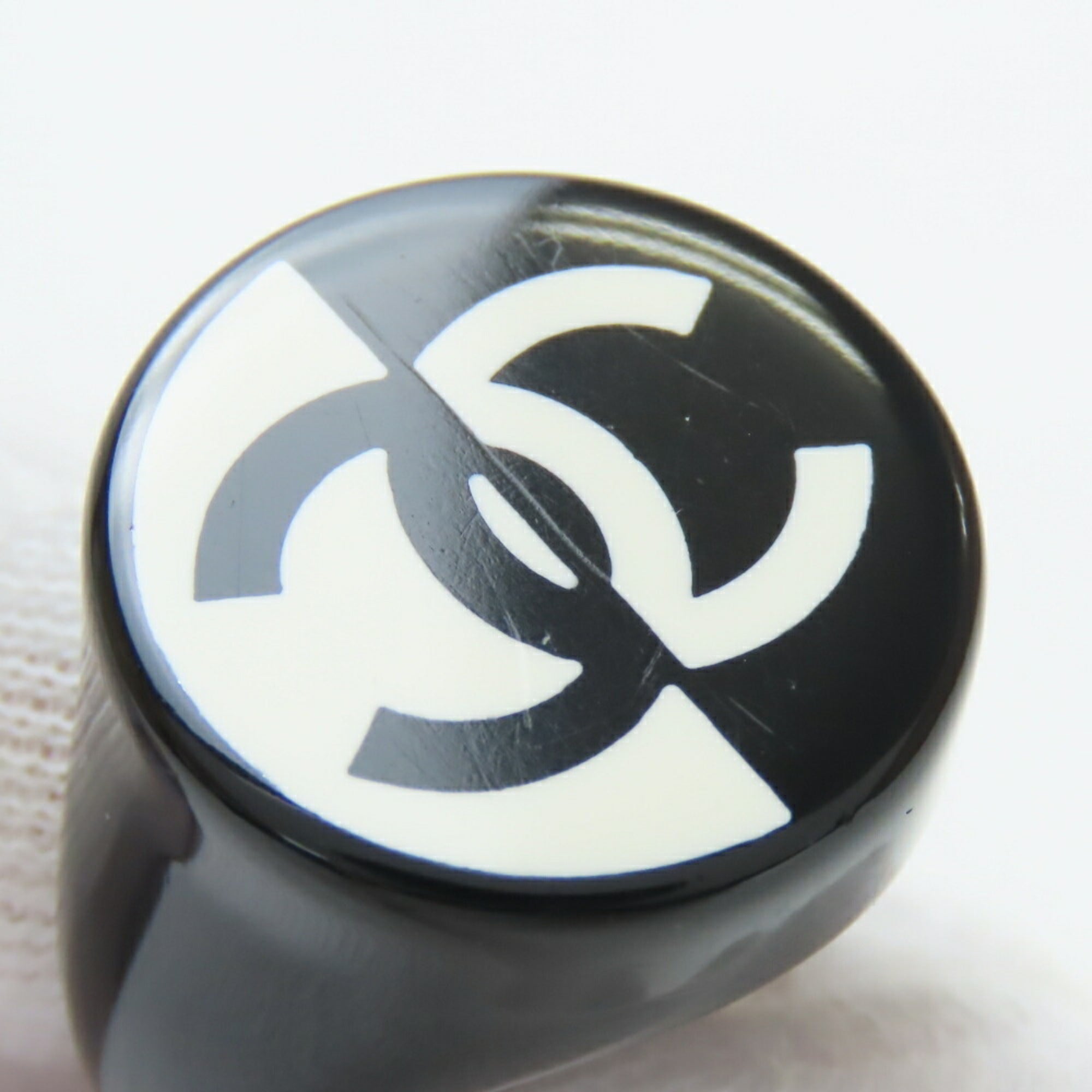 Chanel Black White Plastic Band Ring (Pre-Owned)