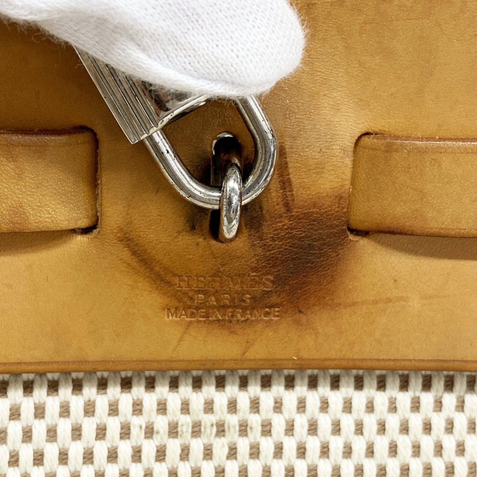 Hermes Natural Handbag (Pre-Owned)