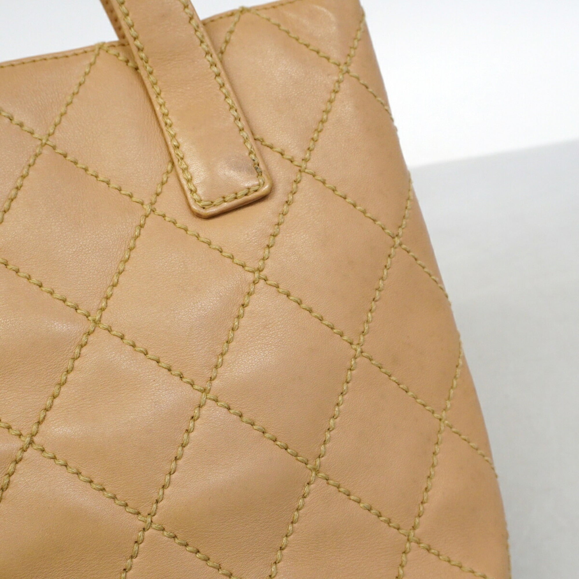 Chanel Beige Leather Tote Bag (Pre-Owned)