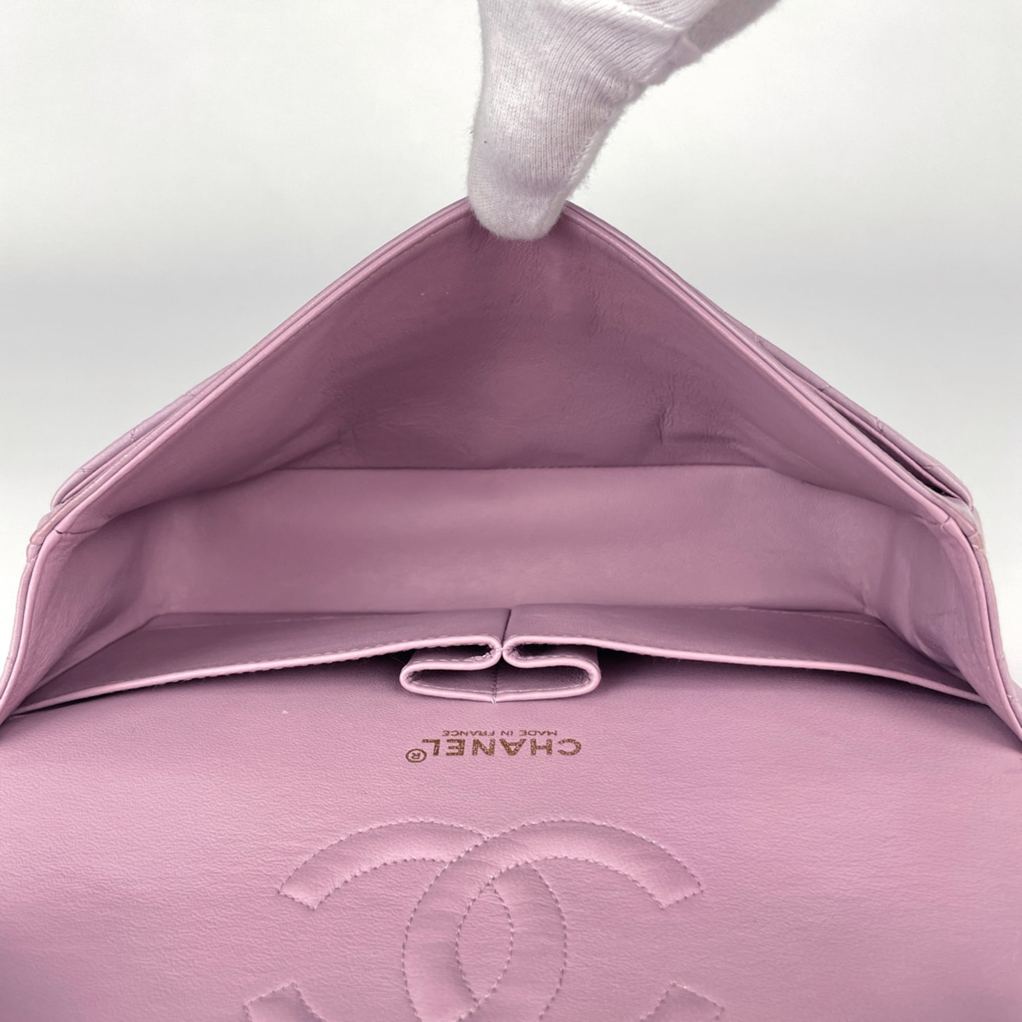 Chanel Purple Leather Shoulder Bag (Pre-Owned)