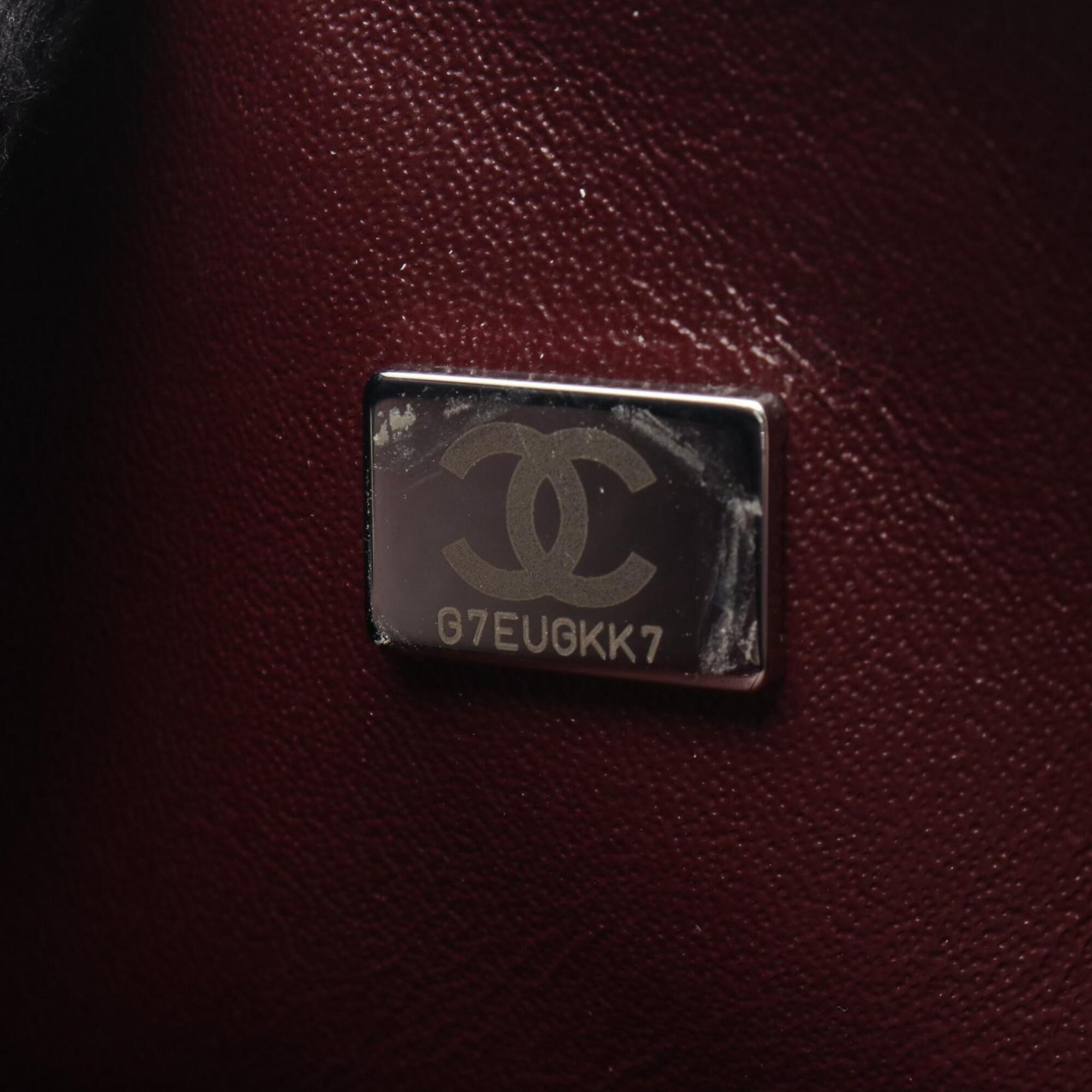 Chanel Black Leather Handbag Shoulder Bag (Pre-Owned)