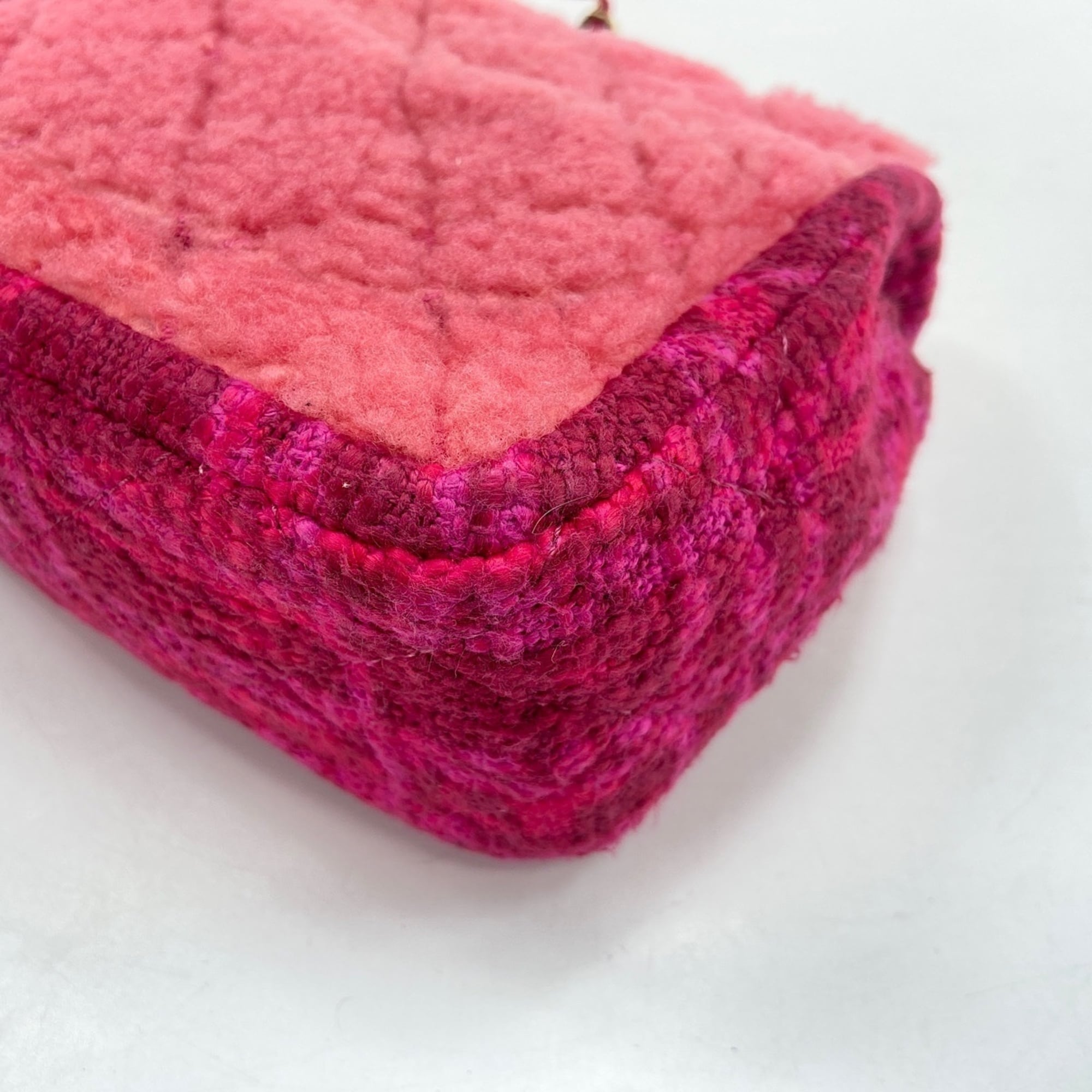 Chanel Matelasse Pink Shoulder Bag (Pre-Owned)