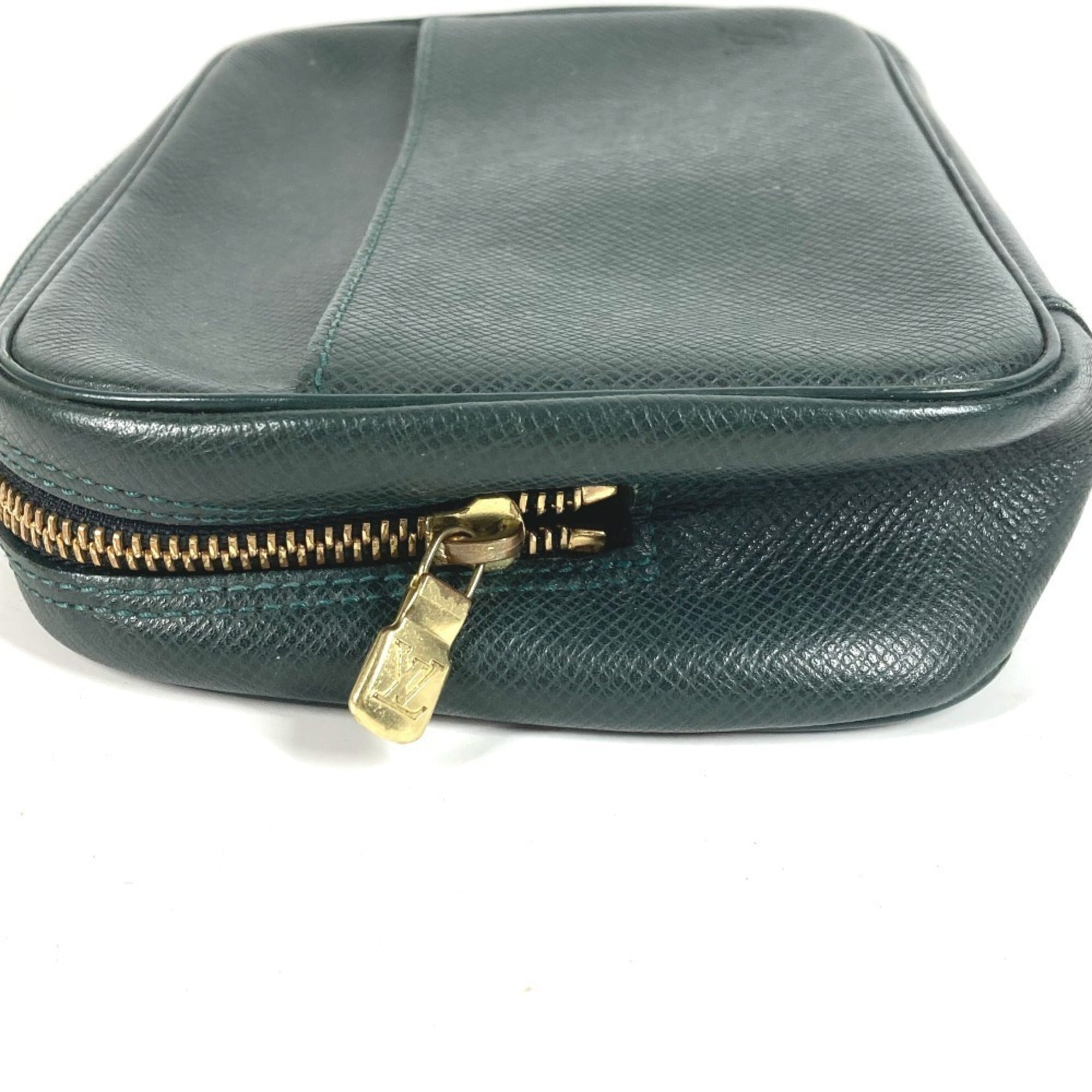 Louis Vuitton Taiga Episea Green Taiga Leather Clutch Bag Pouch (Pre-Owned)