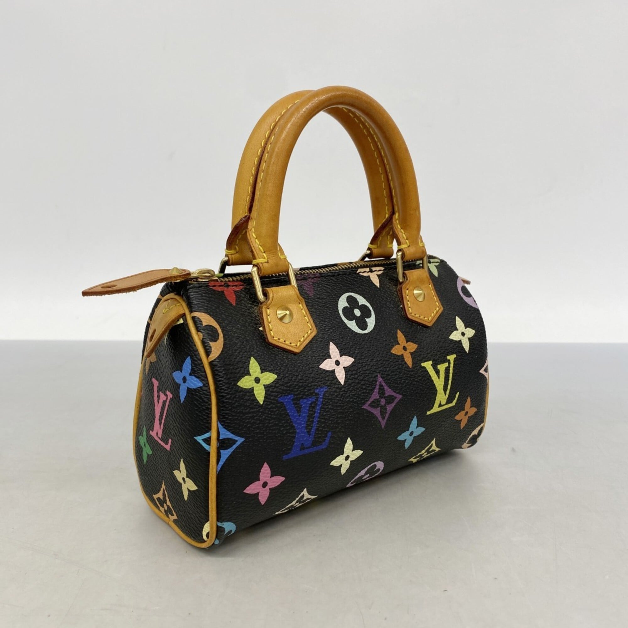 Louis Vuitton Noir Handbag (Pre-Owned)
