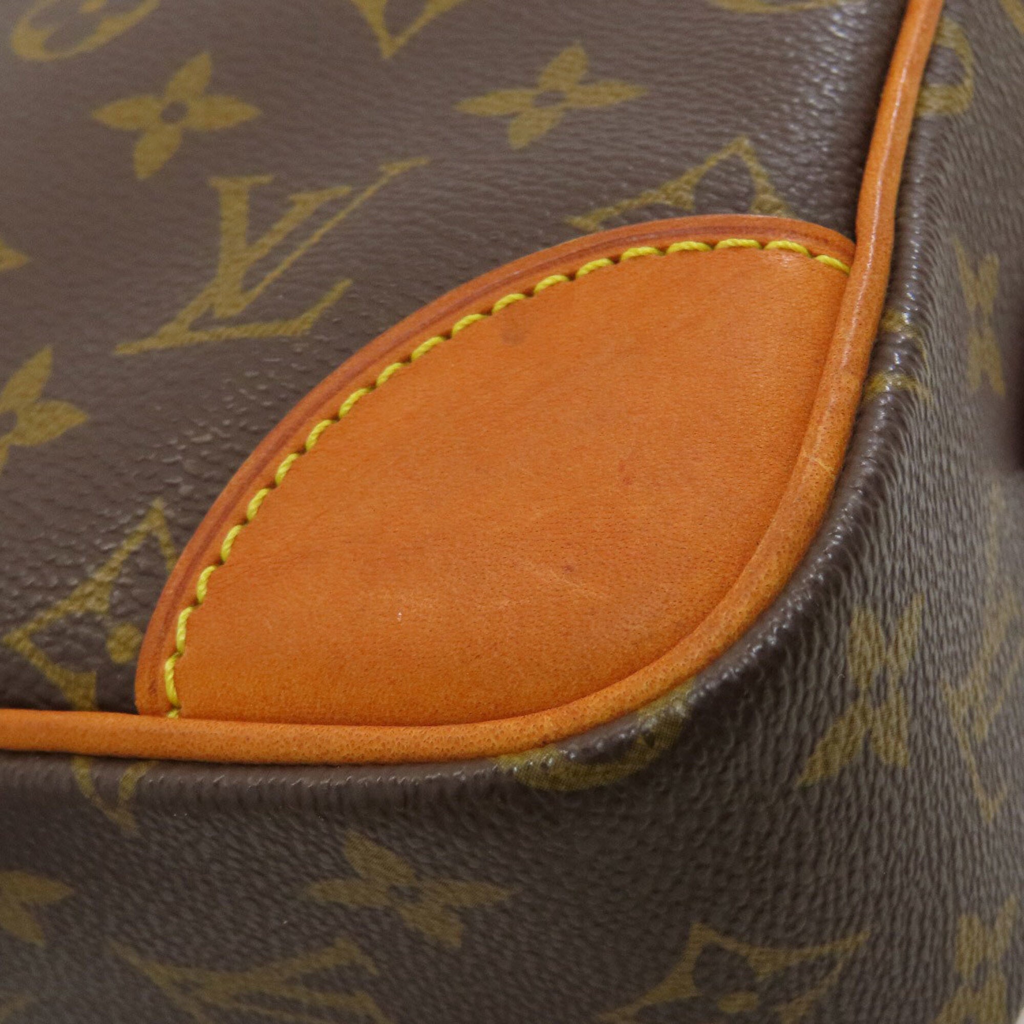 Louis Vuitton Monogram Monogram Canvas Shoulder Bag (Pre-Owned)