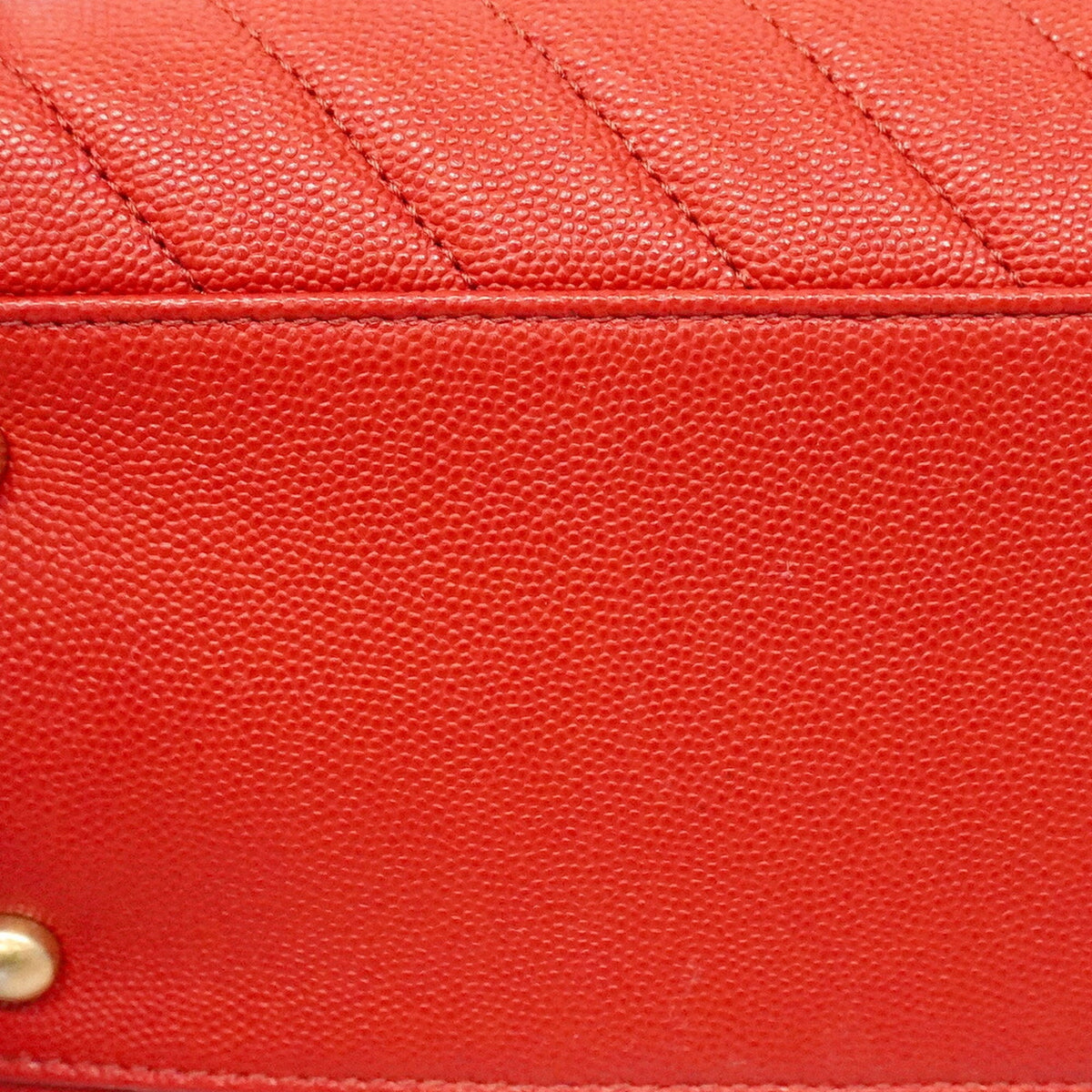 Chanel Red Color Grained Calfskin Handbag (Pre-Owned)