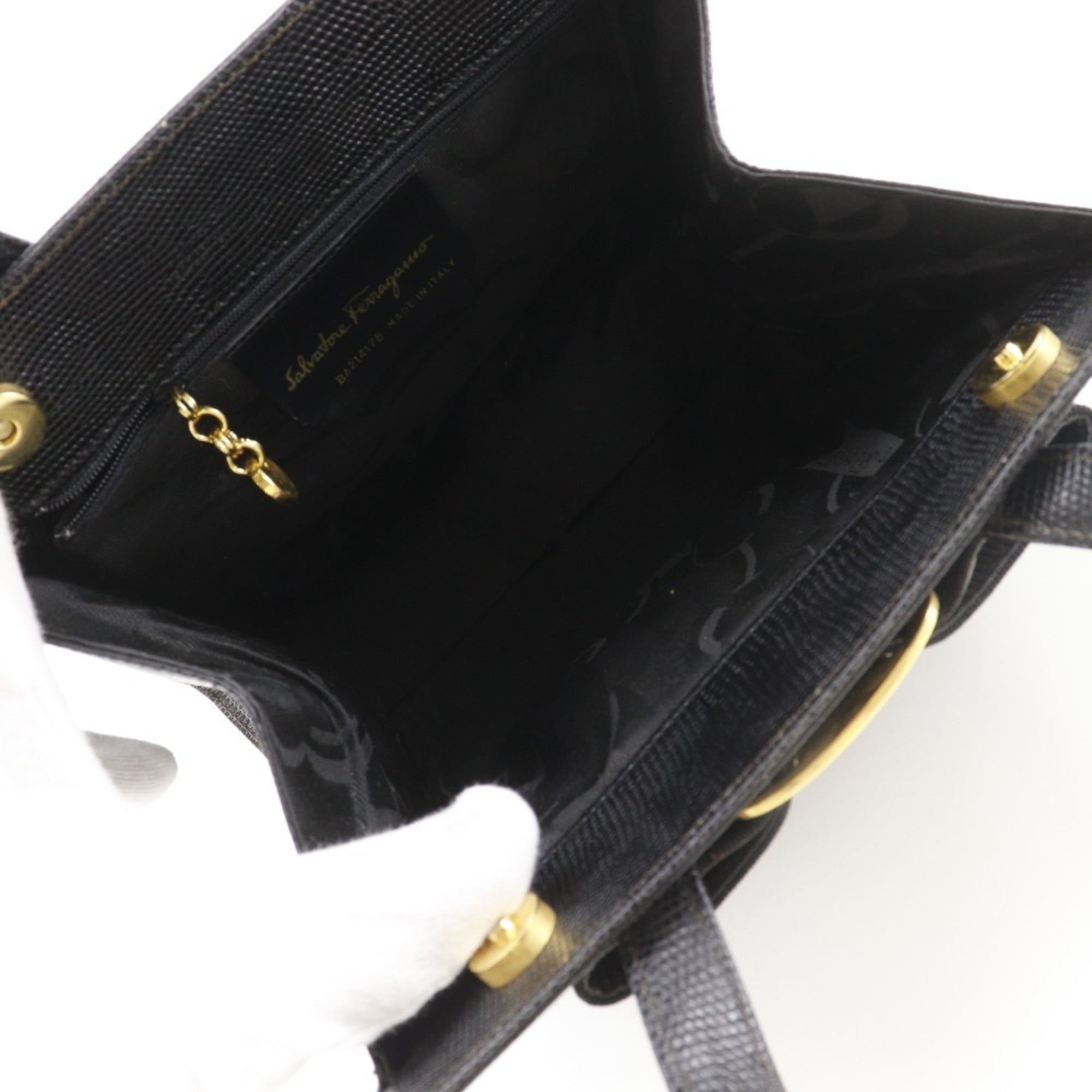 Salvatore Ferragamo Black Leather Handbag (Pre-Owned)
