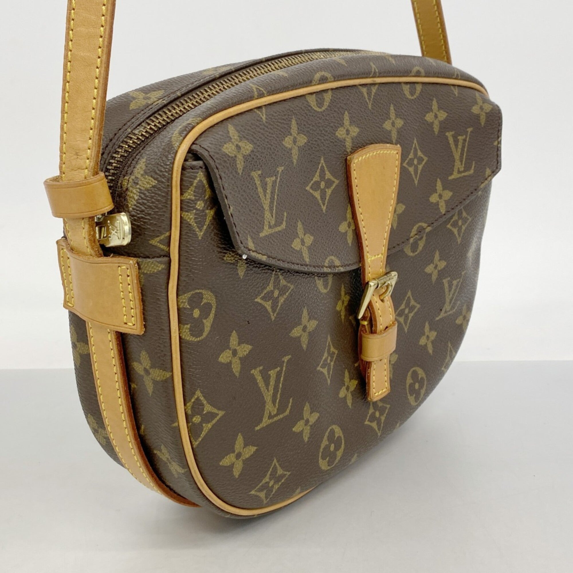 Louis Vuitton Brown Shoulder Bag (Pre-Owned)