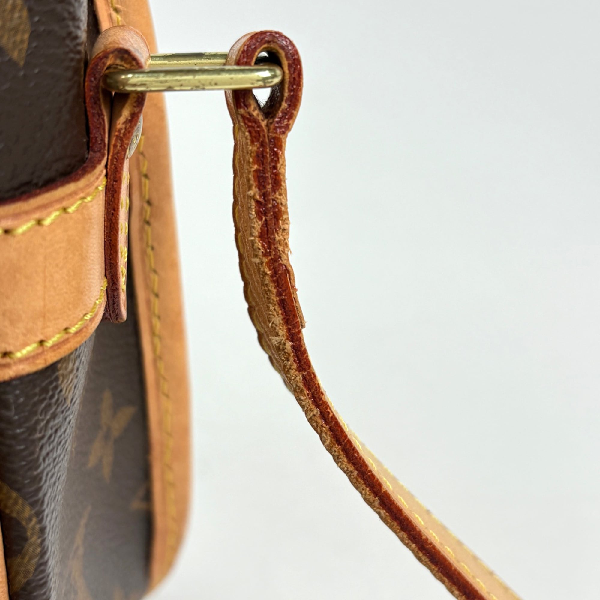 Louis Vuitton Brown Monogram Shoulder Bag (Pre-Owned)